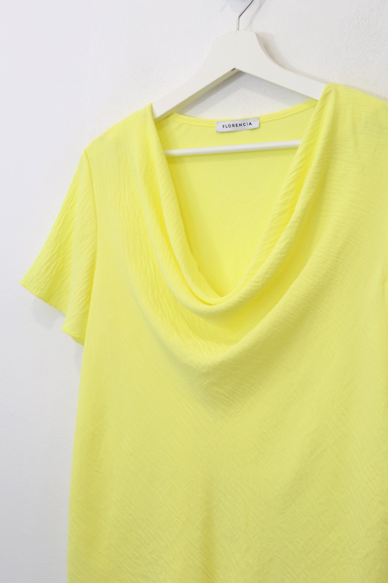 Blusa desbocada fluida