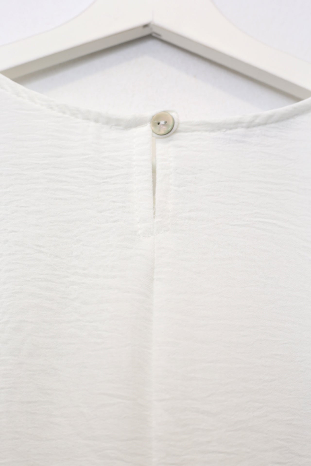 Camiseta algodón cuello punta
