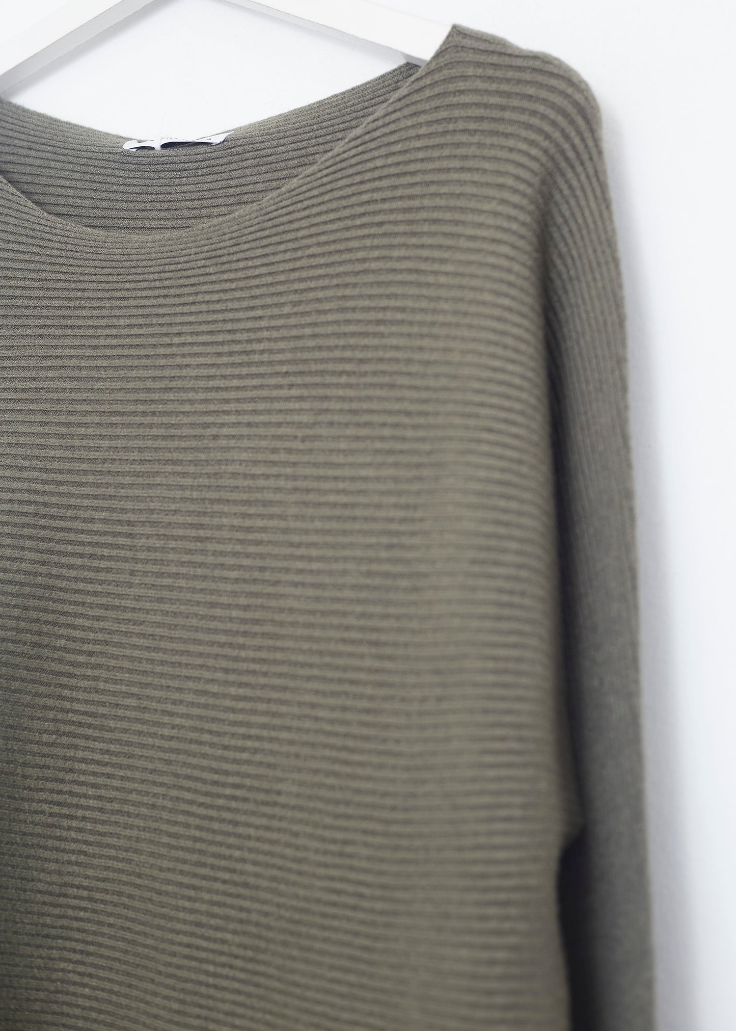 Loose fit seamless jersey