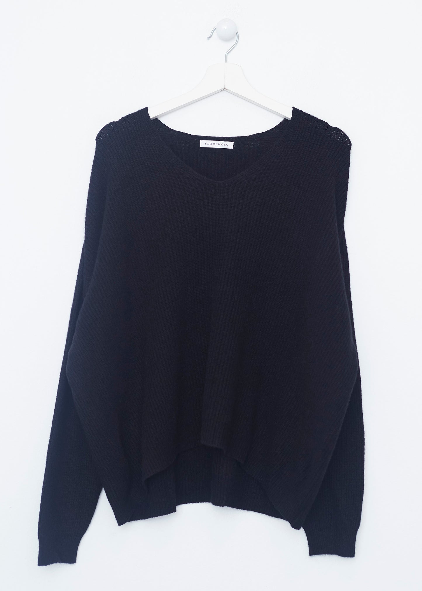 Seamless point-neck sweater