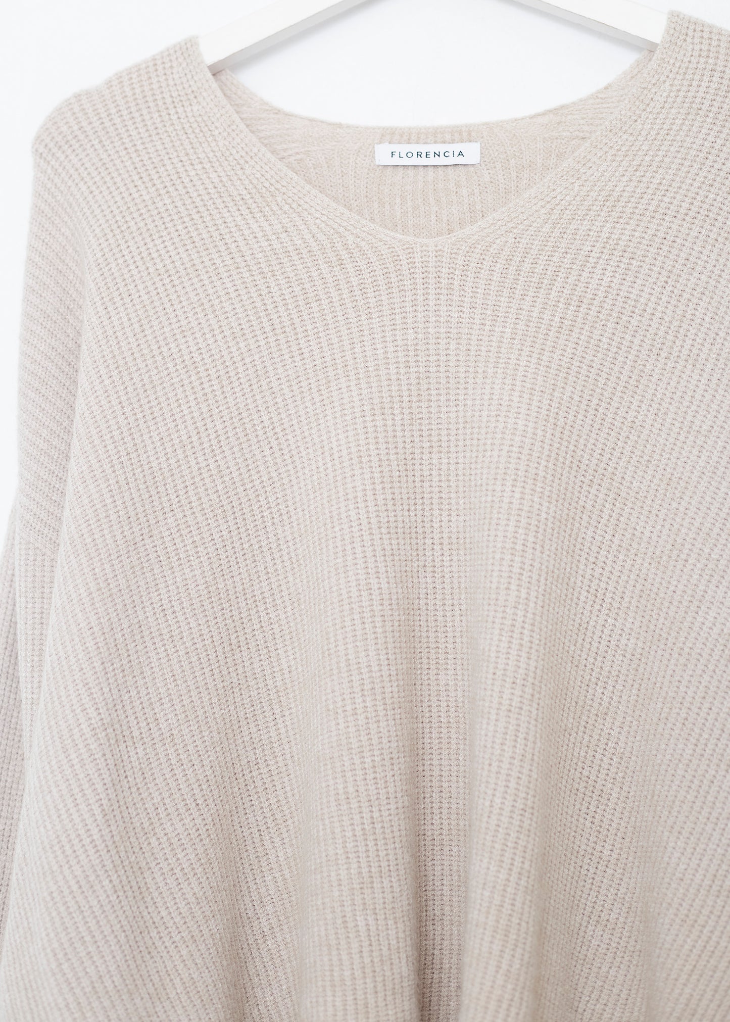 Seamless point-neck sweater