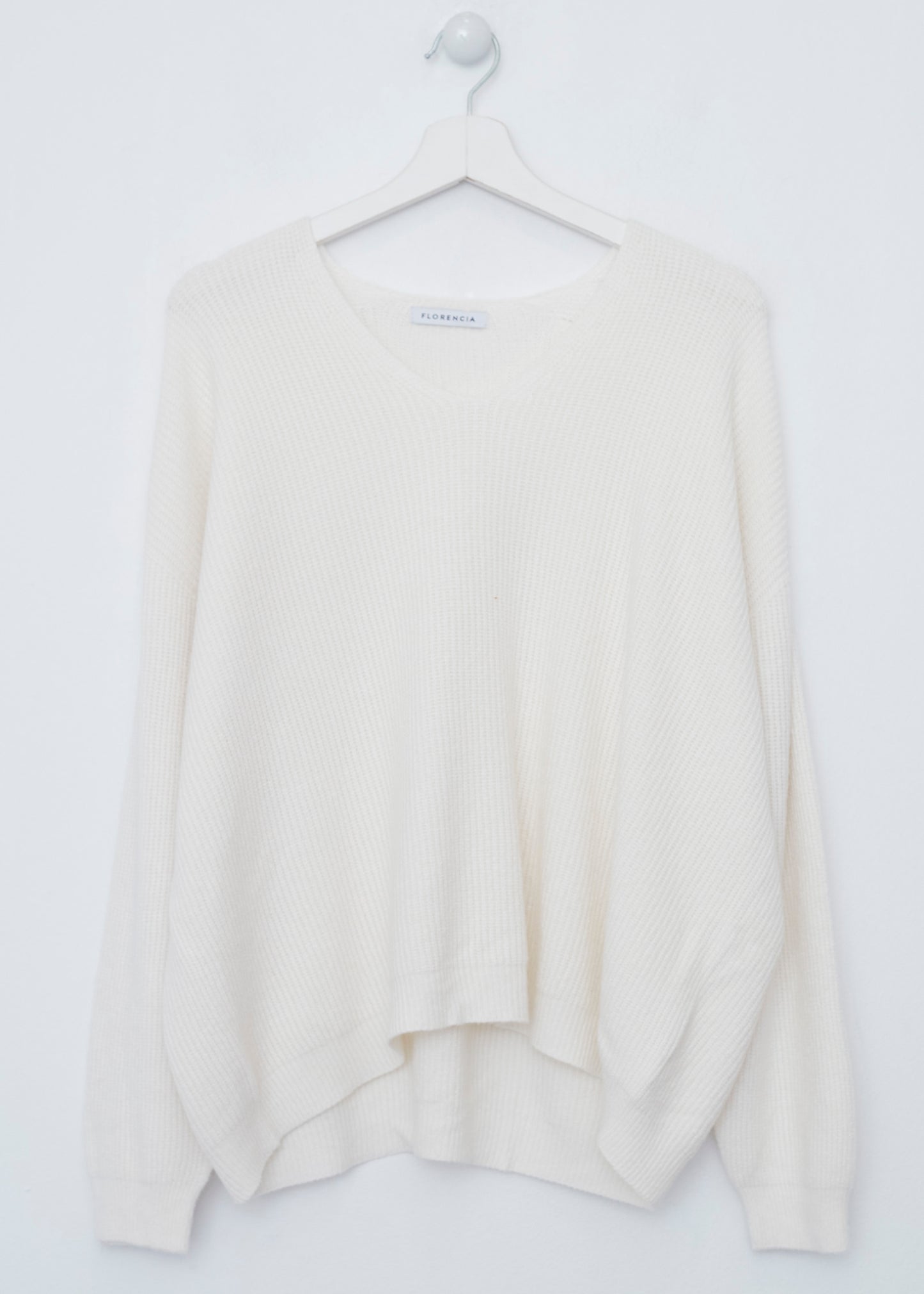 Seamless point-neck sweater
