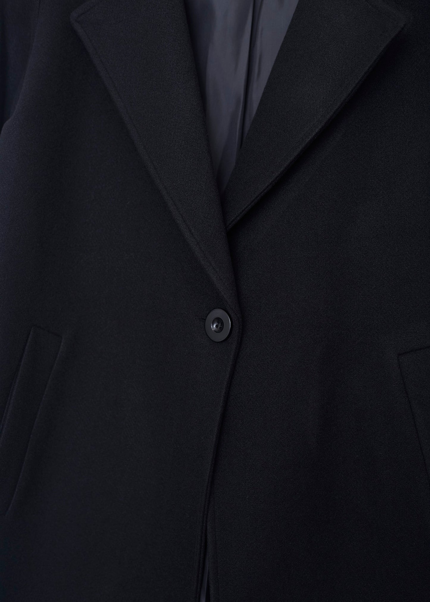 Straight lapel coat