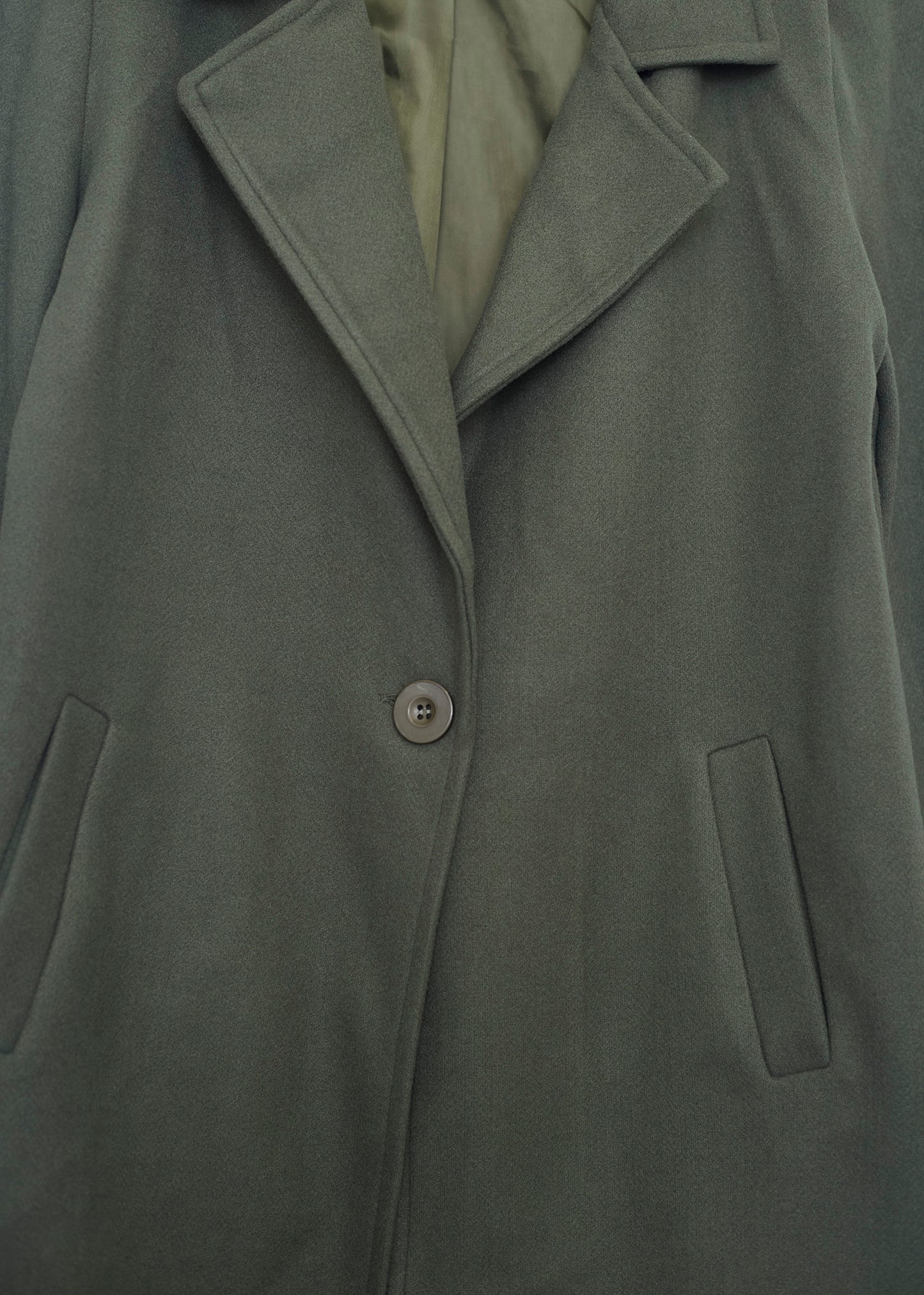Straight lapel coat