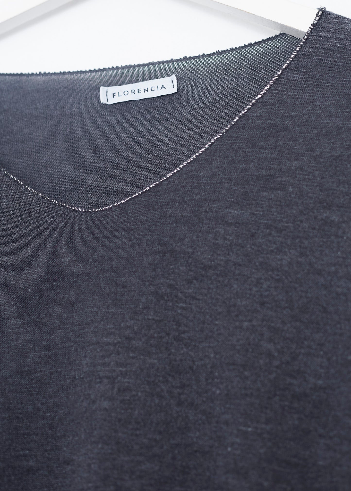 Silver pointed collar t-shirt