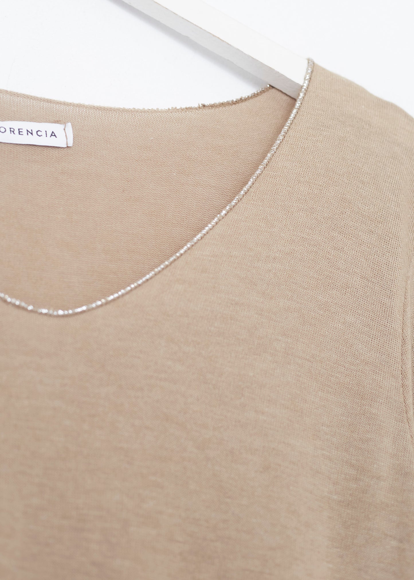Silver pointed collar t-shirt
