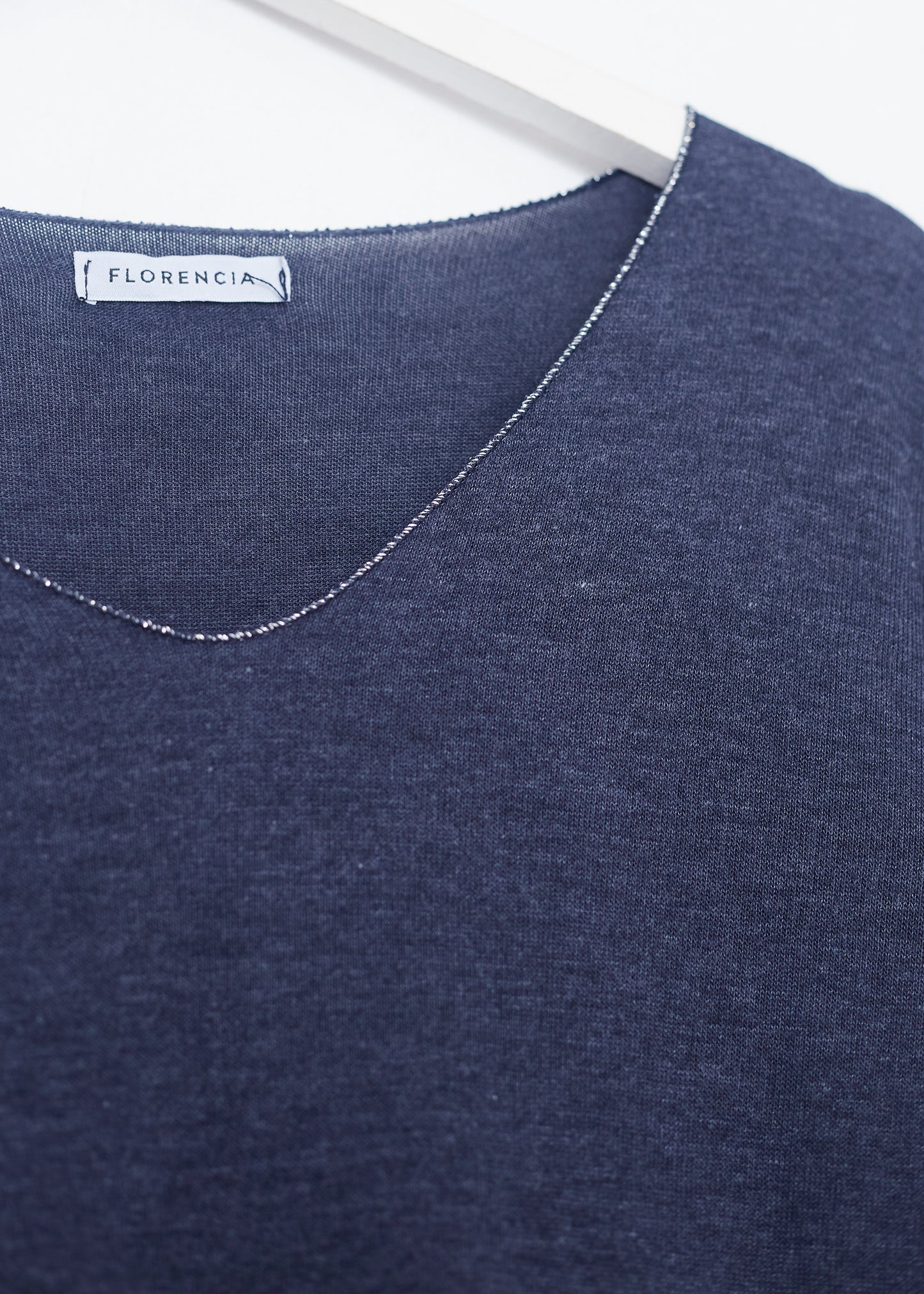 Silver pointed collar t-shirt
