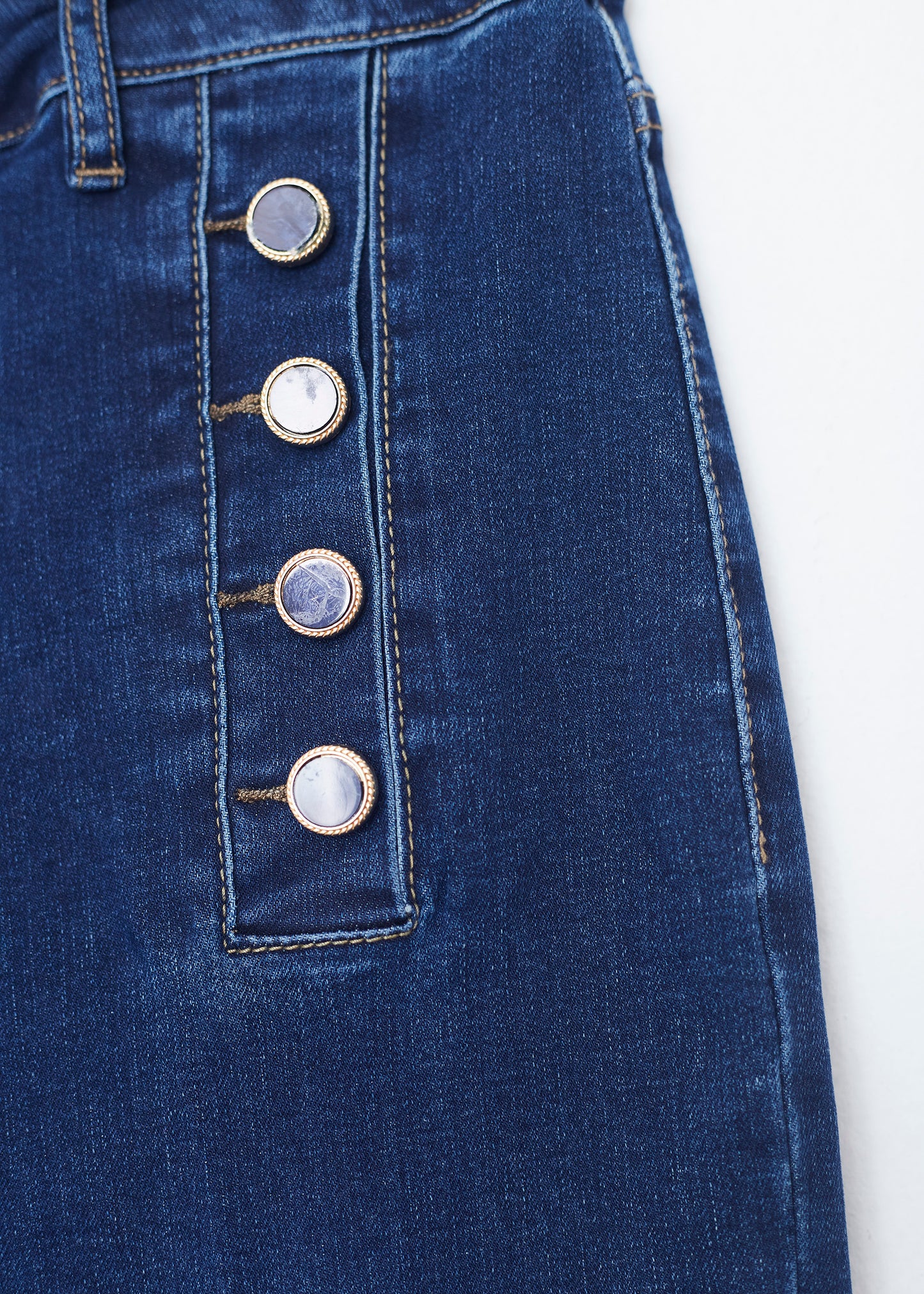 Flare jeans with buttons