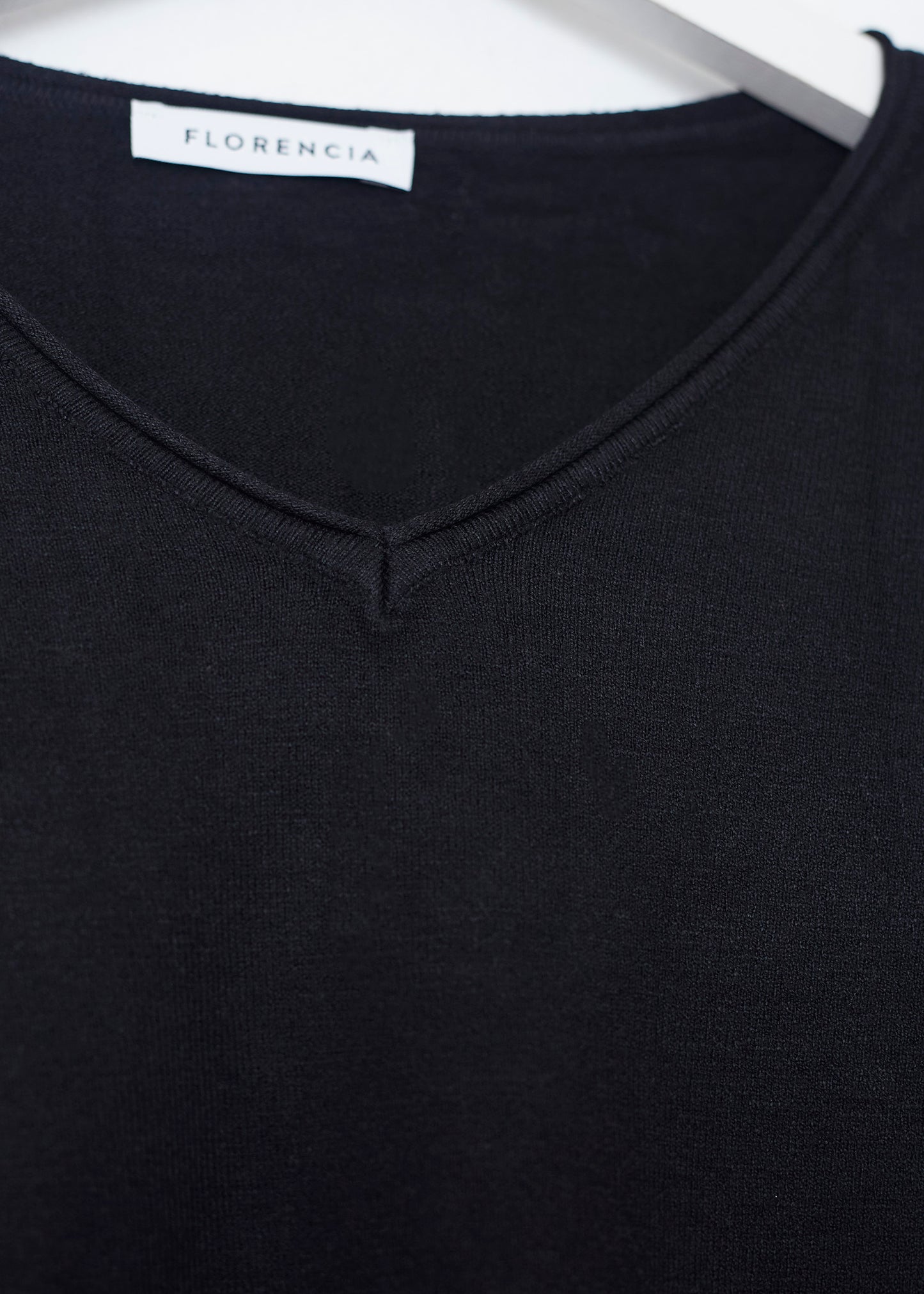 Jersey básico cuello punta