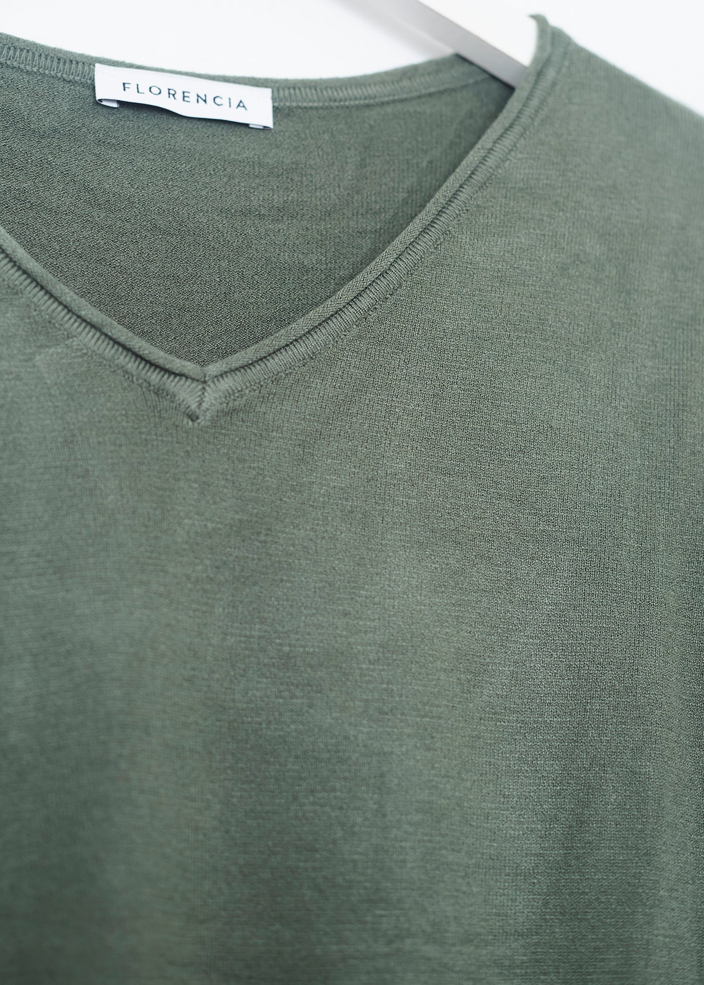 Jersey básico cuello punta