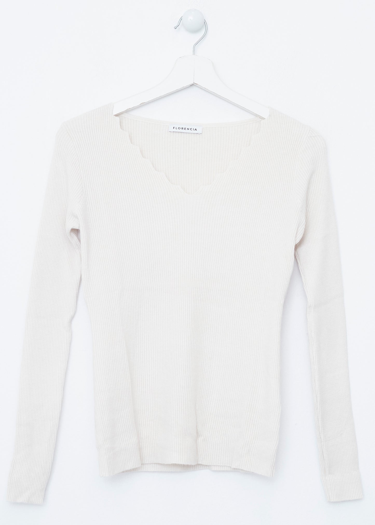 Ribbed point neck sweater
