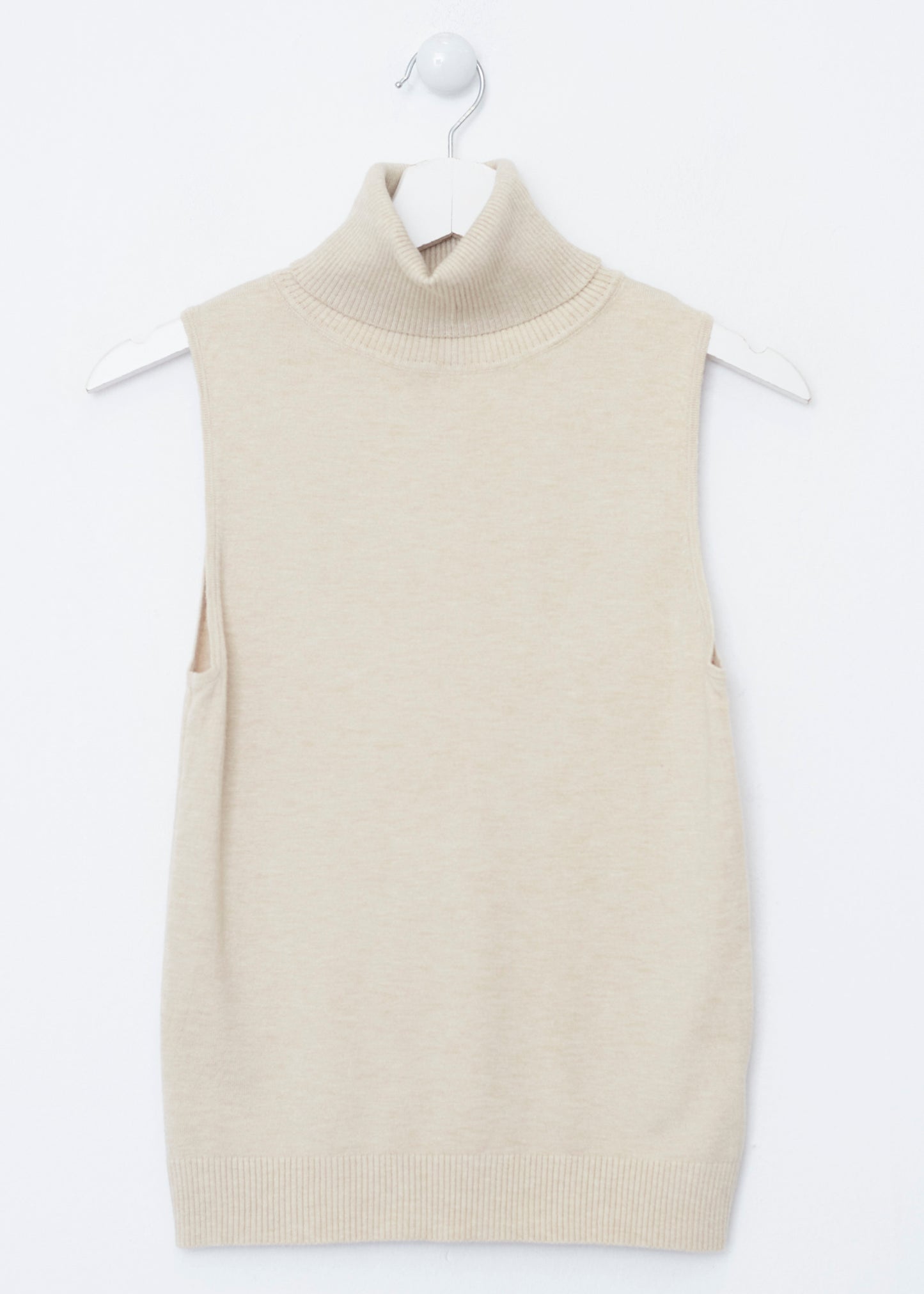 Sleeveless turtleneck sweater