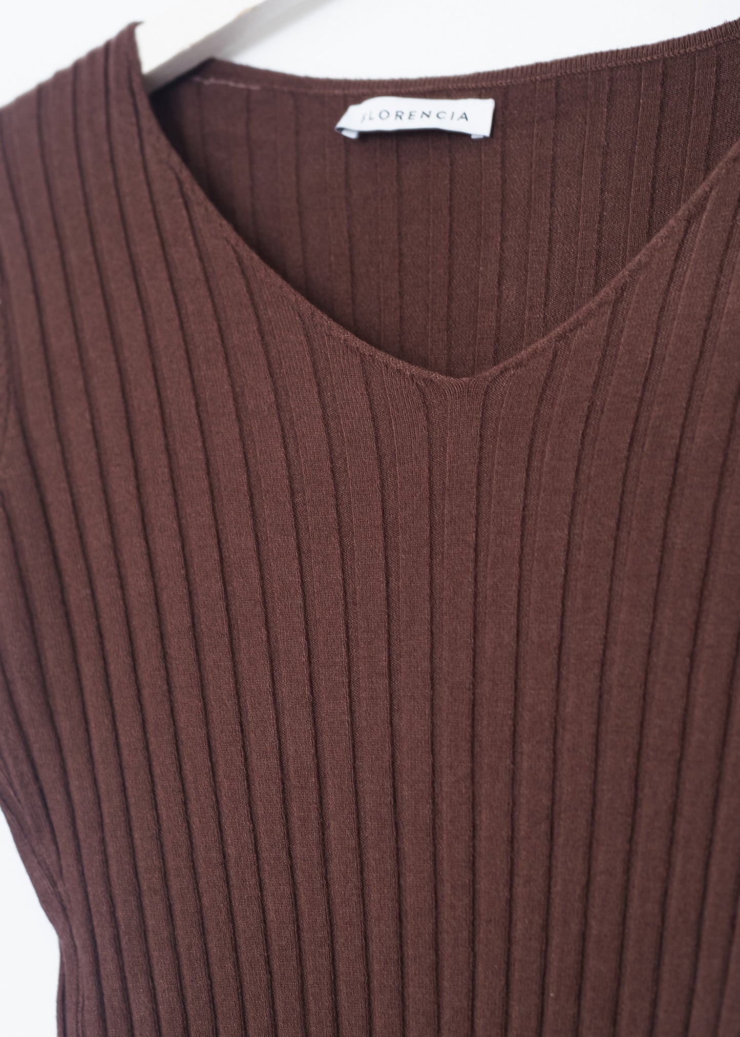 Jersey canalé cuello punta