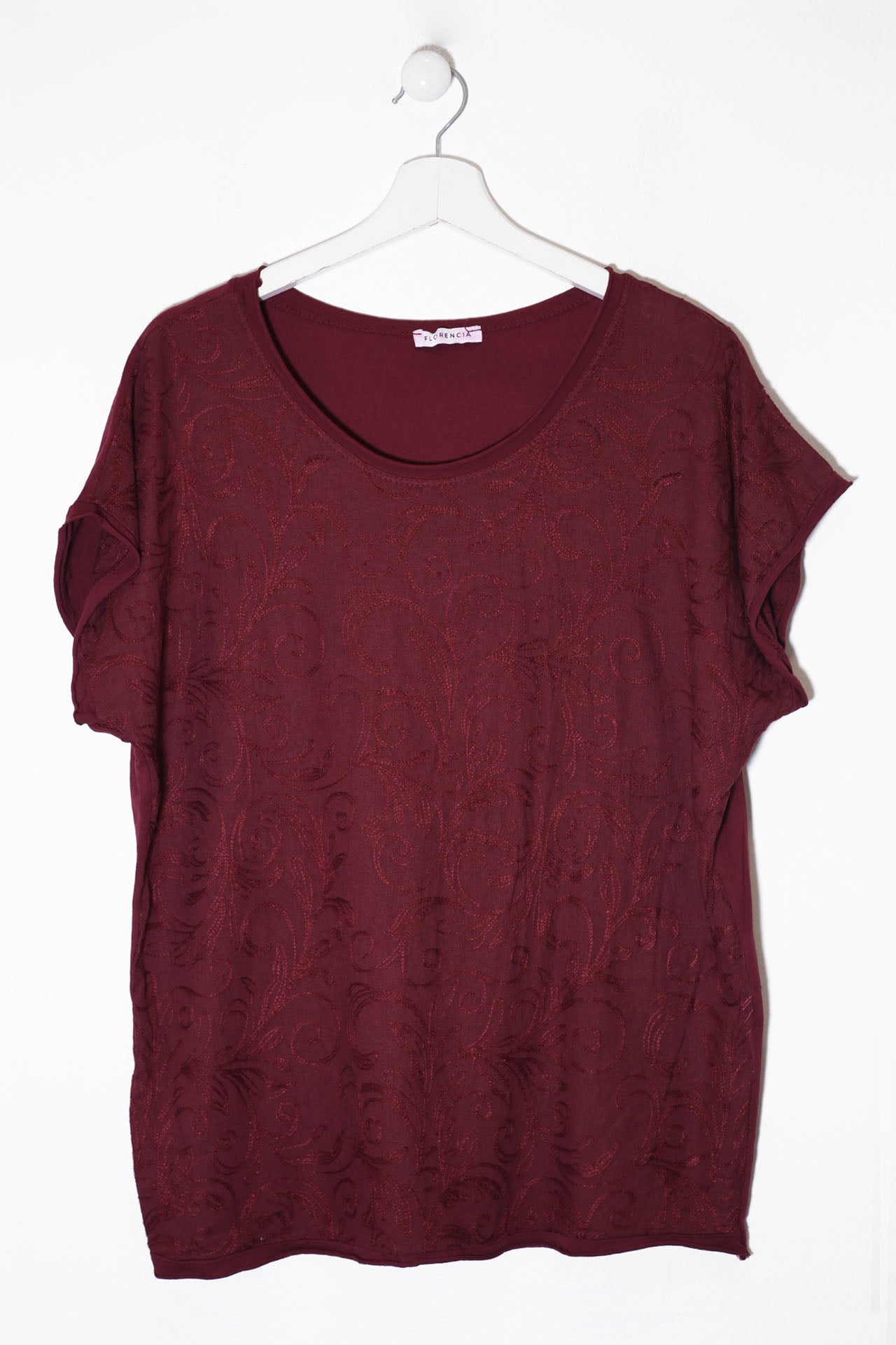 Camiseta bordada cuello redondo