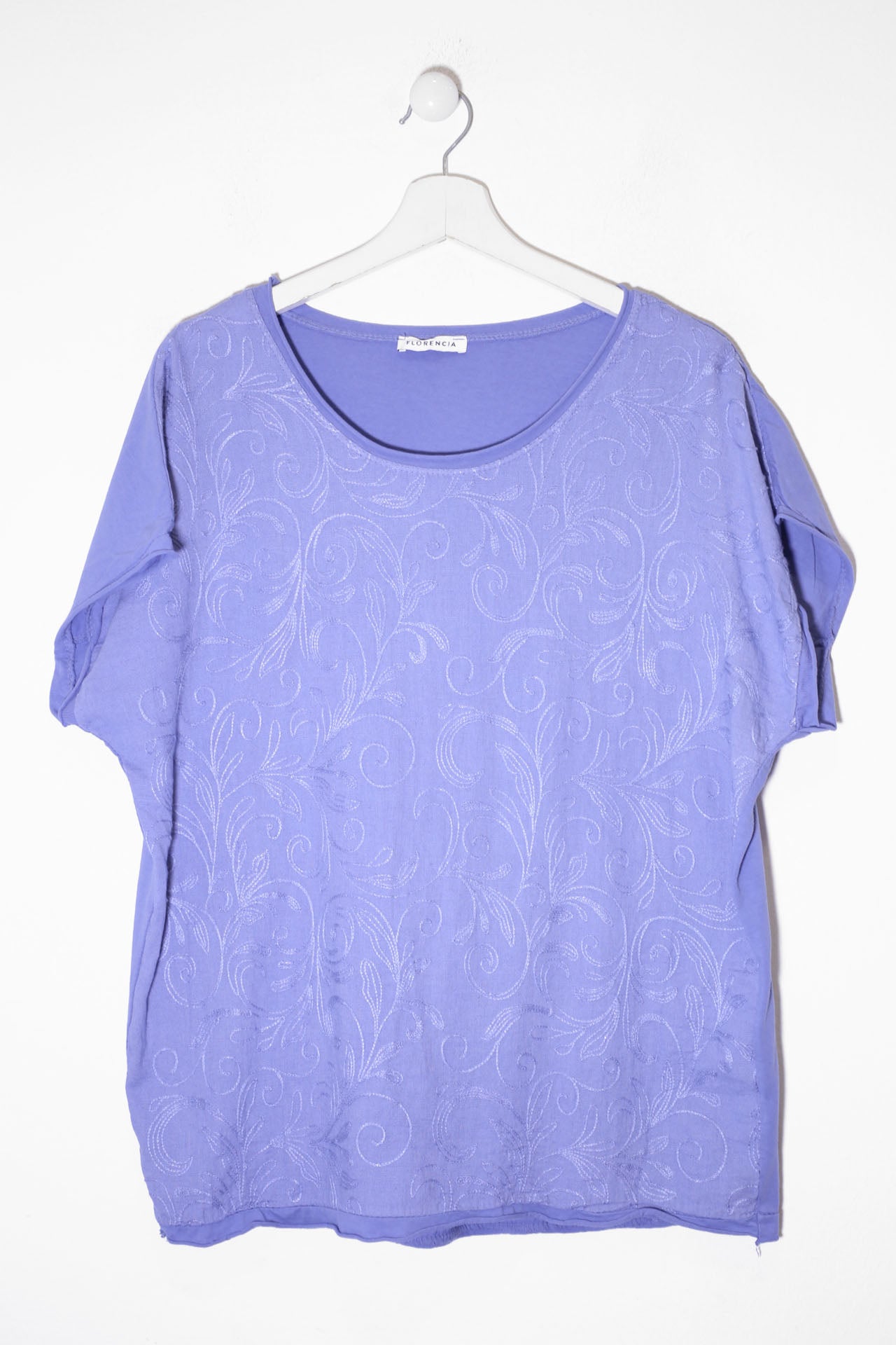 Camiseta bordada cuello redondo