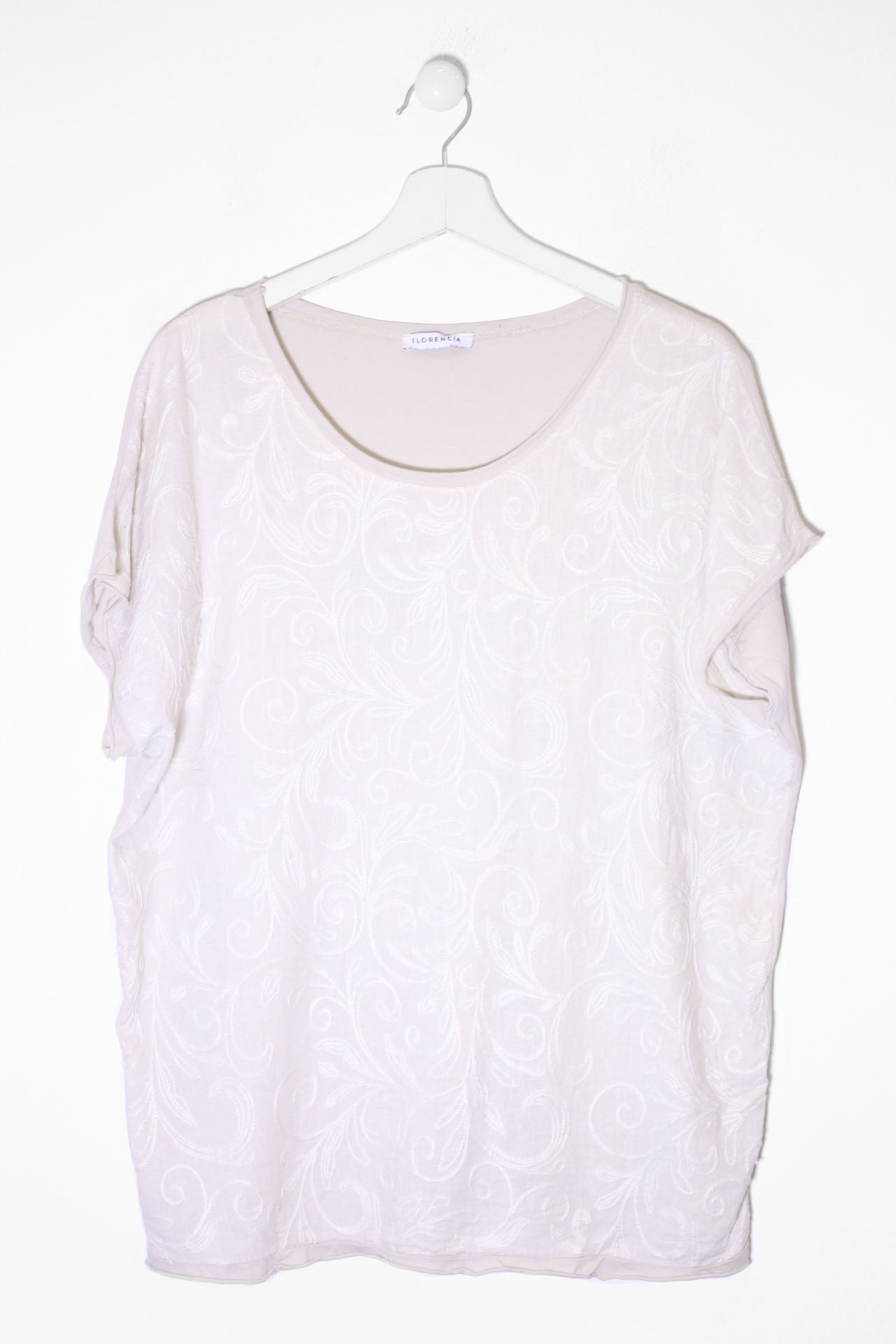 Camiseta bordada cuello redondo
