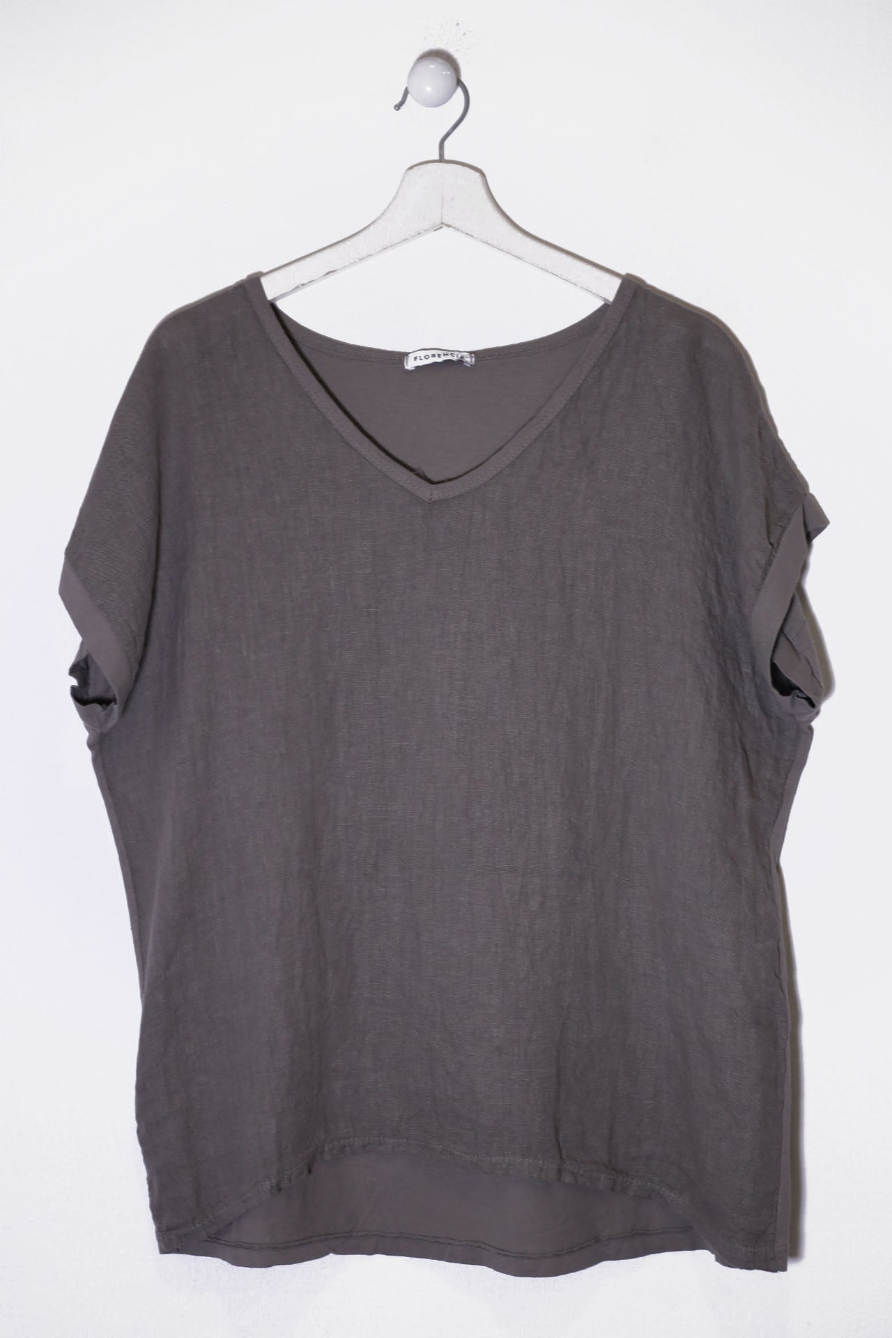 Camiseta lino cuello punta