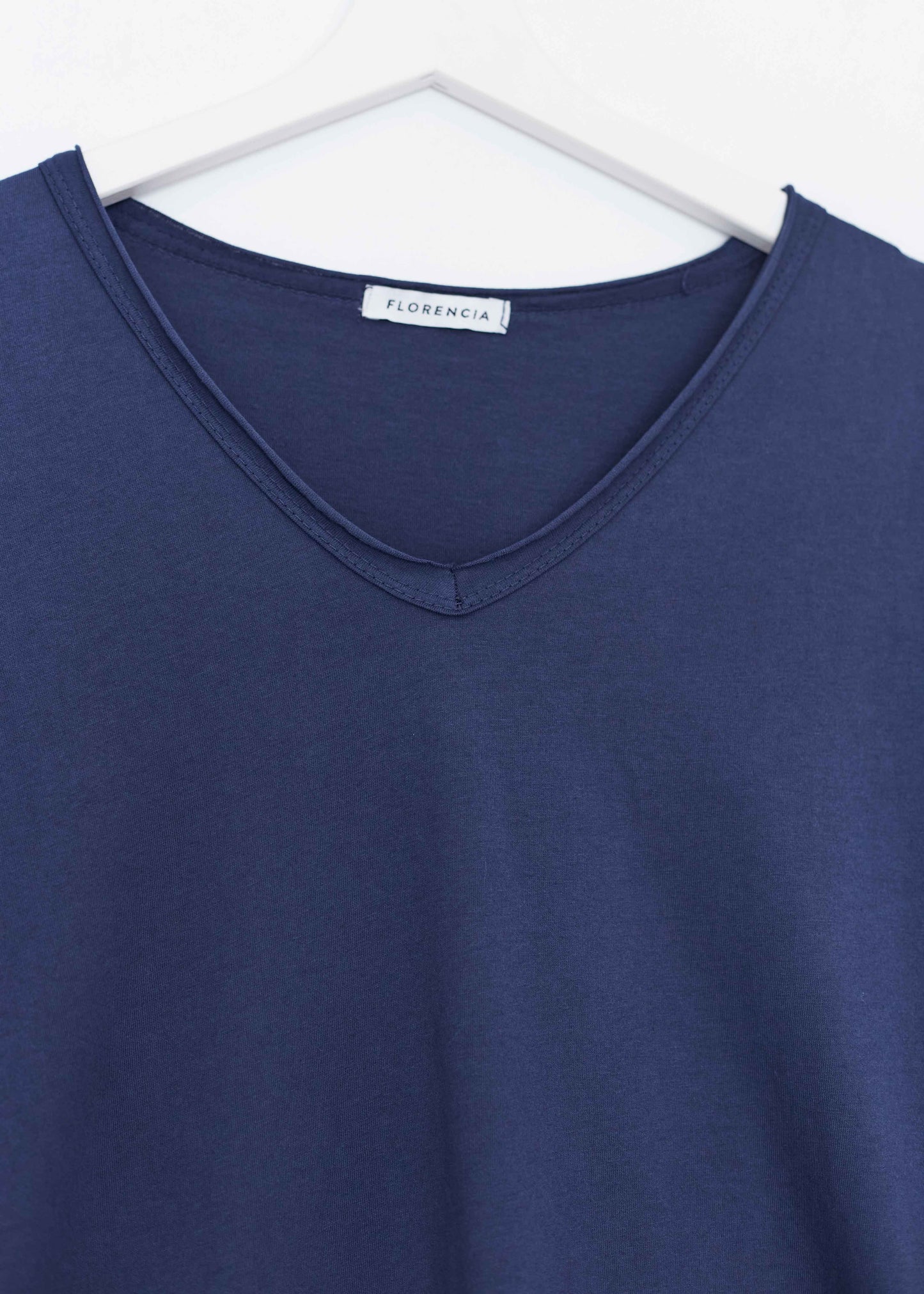 Camiseta algodón cuello pico