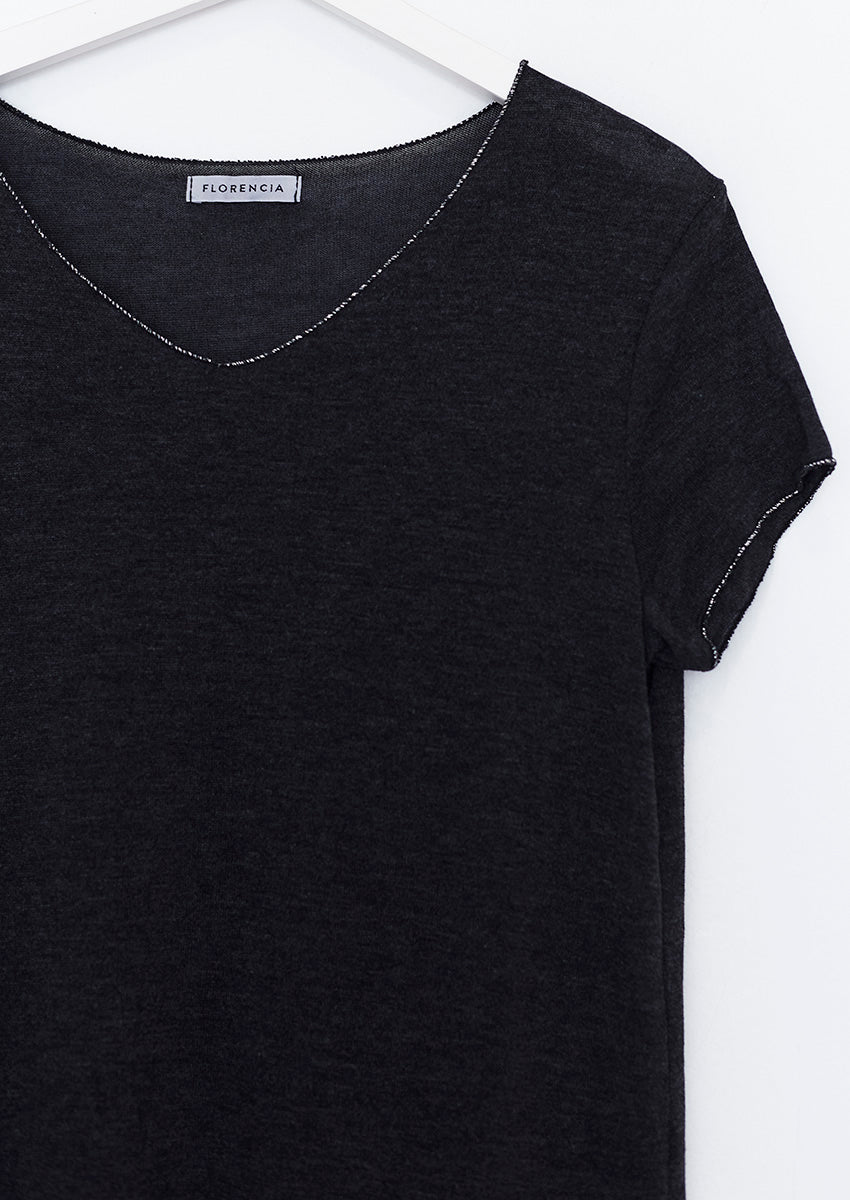 Camiseta cuello pico brillo