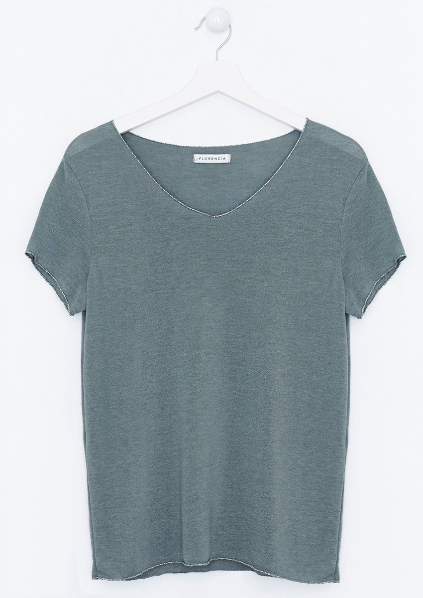 Camiseta cuello pico brillo