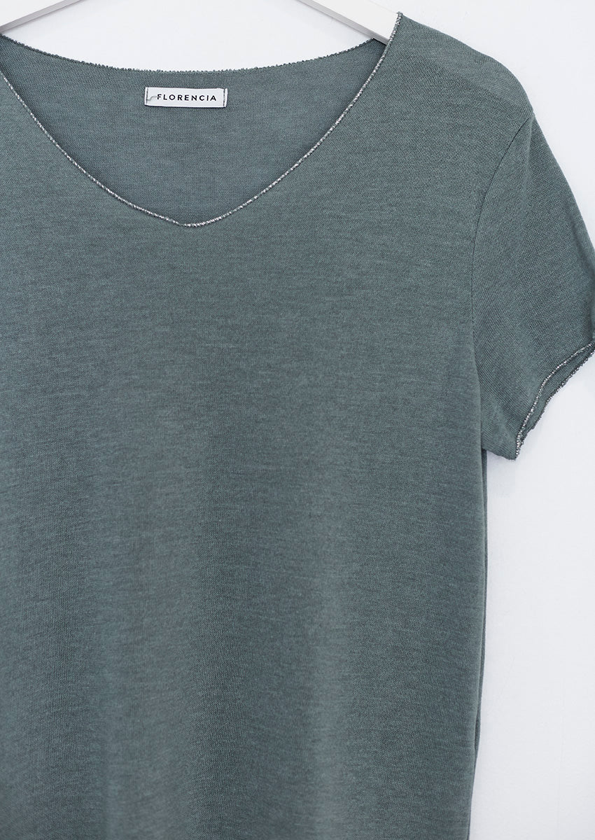 Camiseta cuello pico brillo