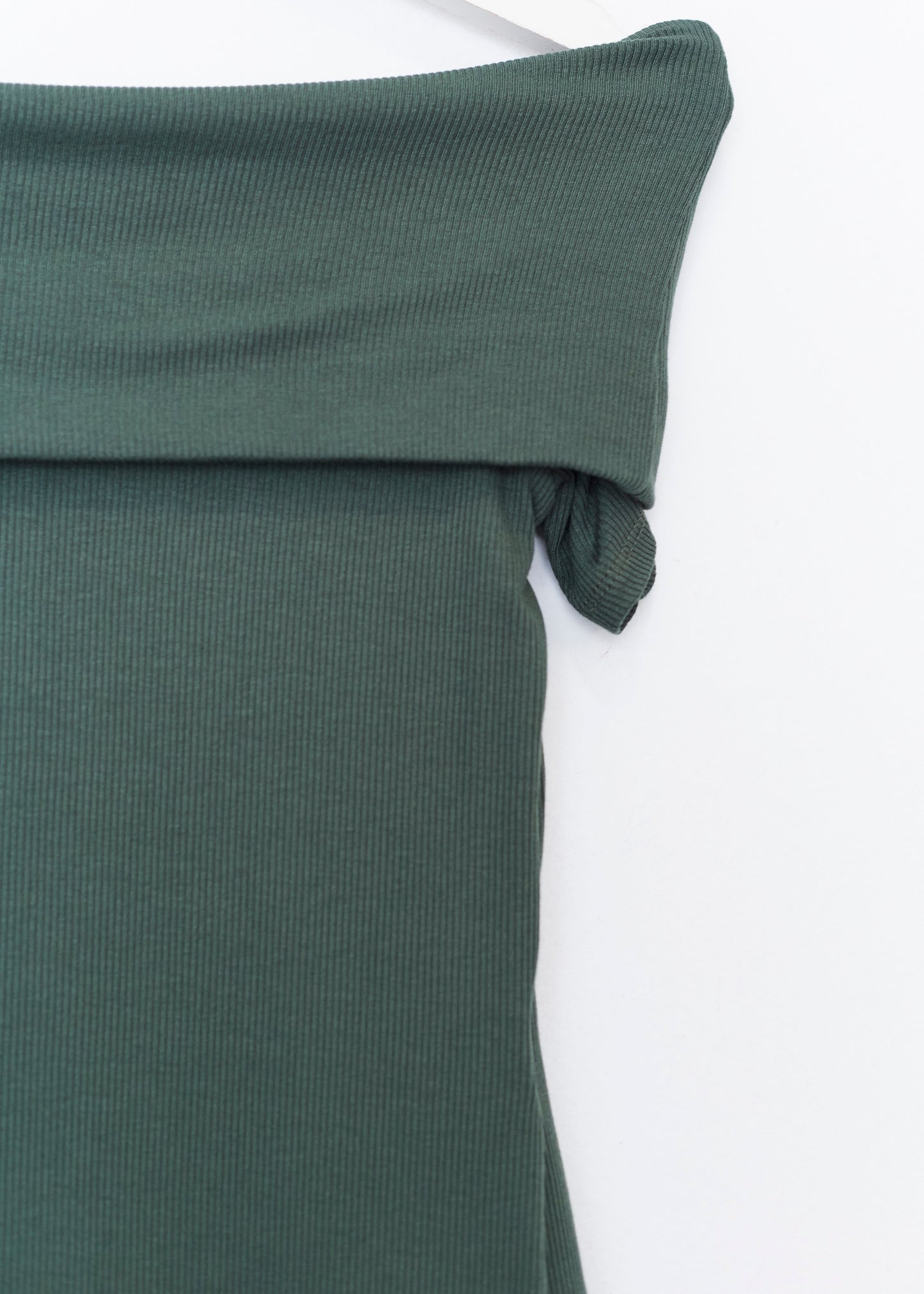 Off shoulder T-shirt