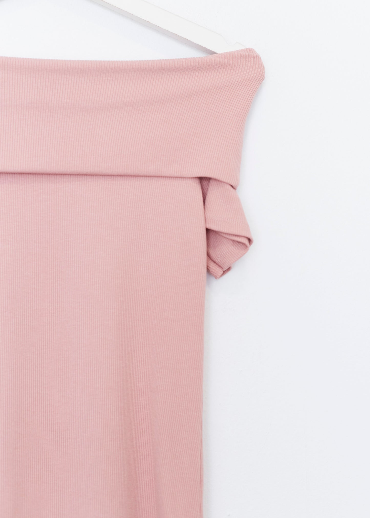 Off shoulder T-shirt