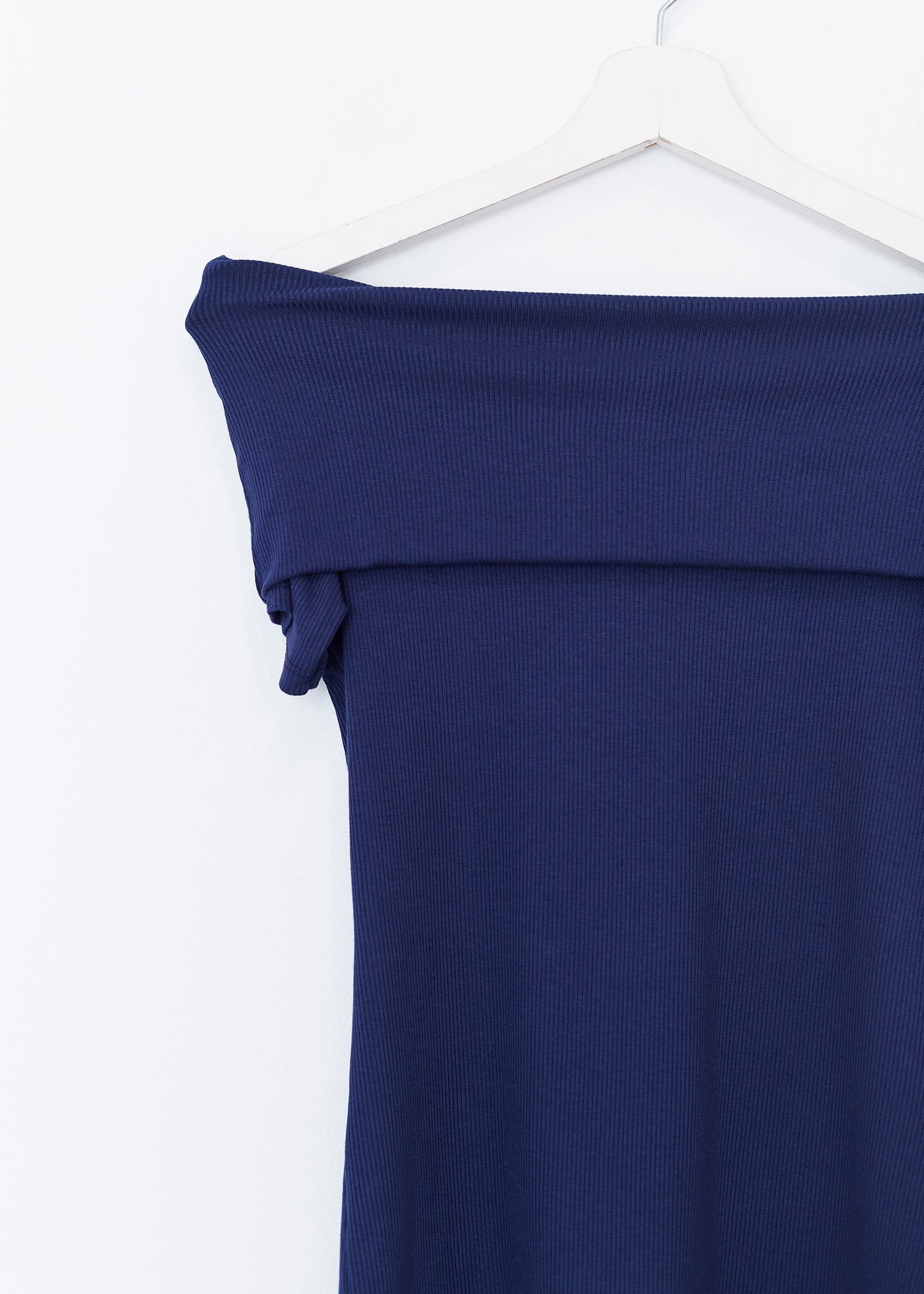 Off shoulder T-shirt