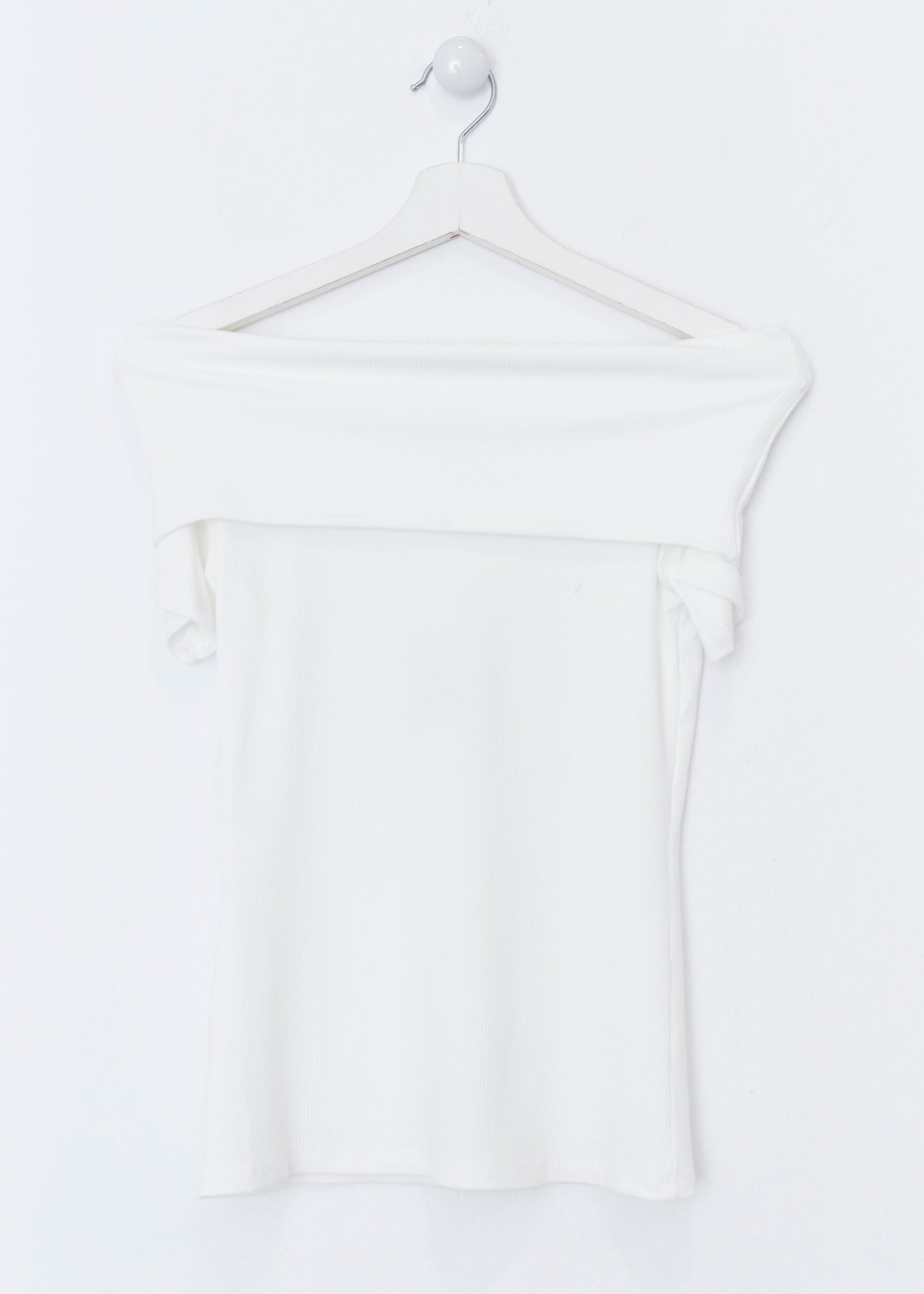 Off shoulder T-shirt