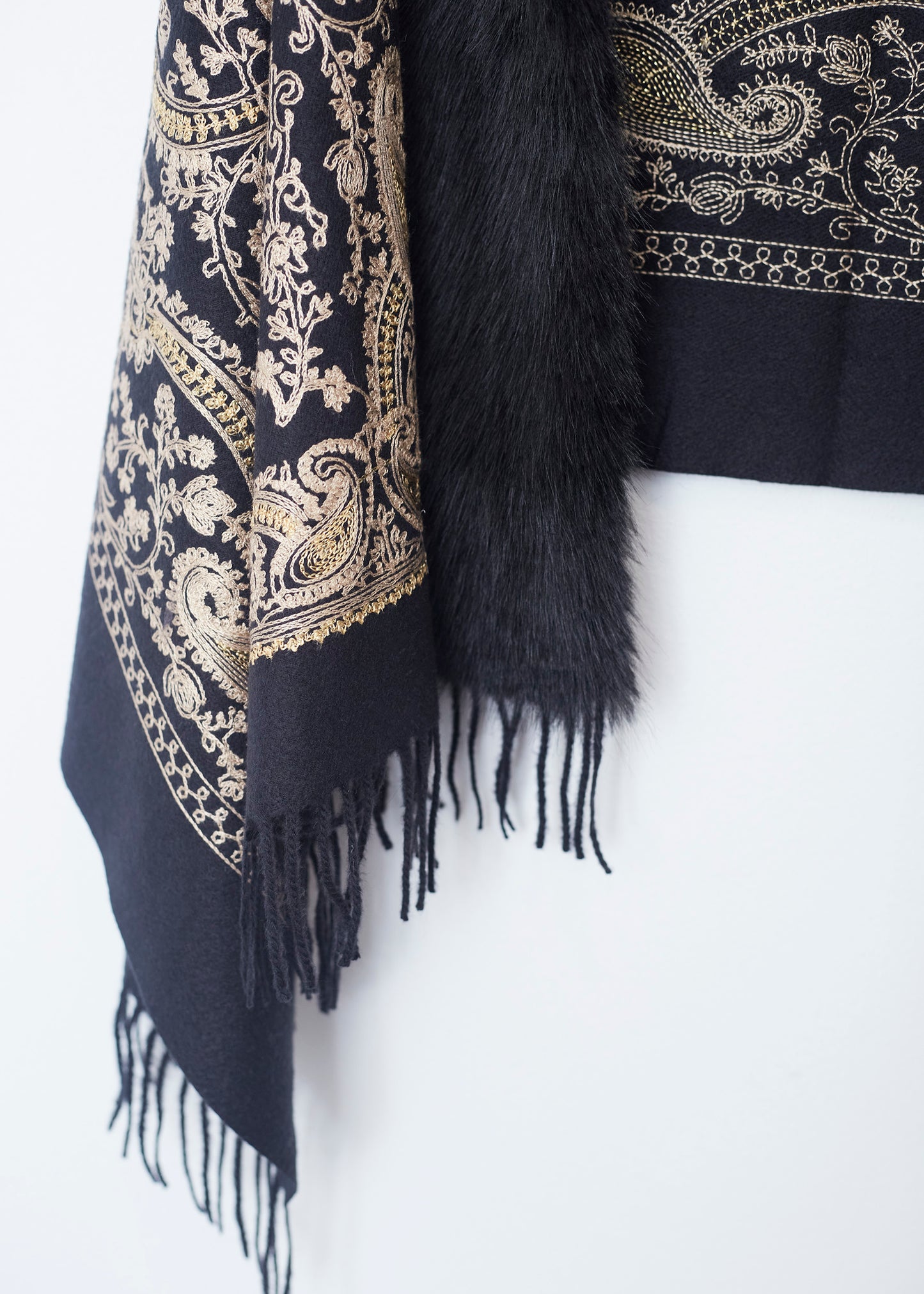 Embroidered shawl with fur effect
