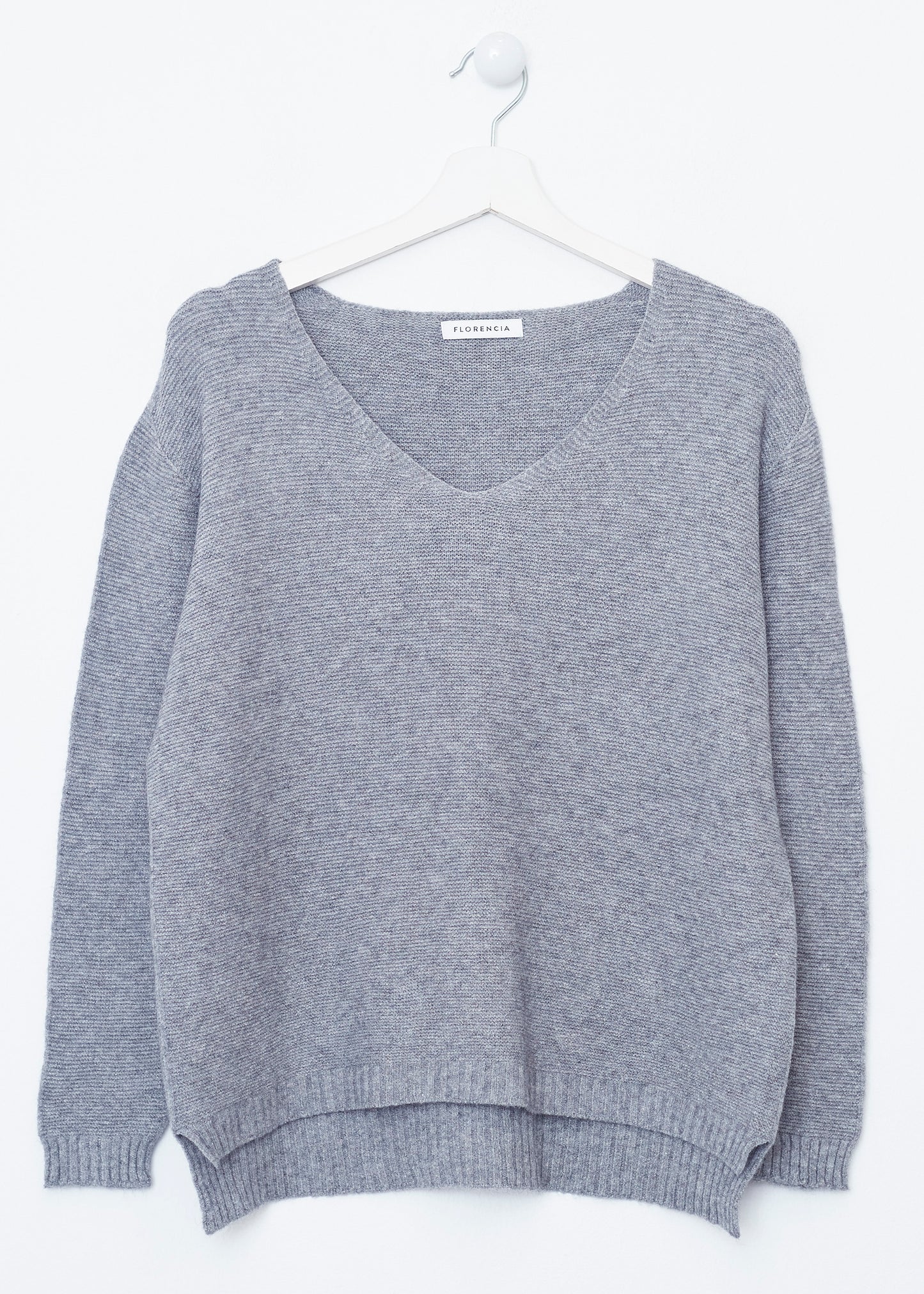 Seamless point-neck sweater