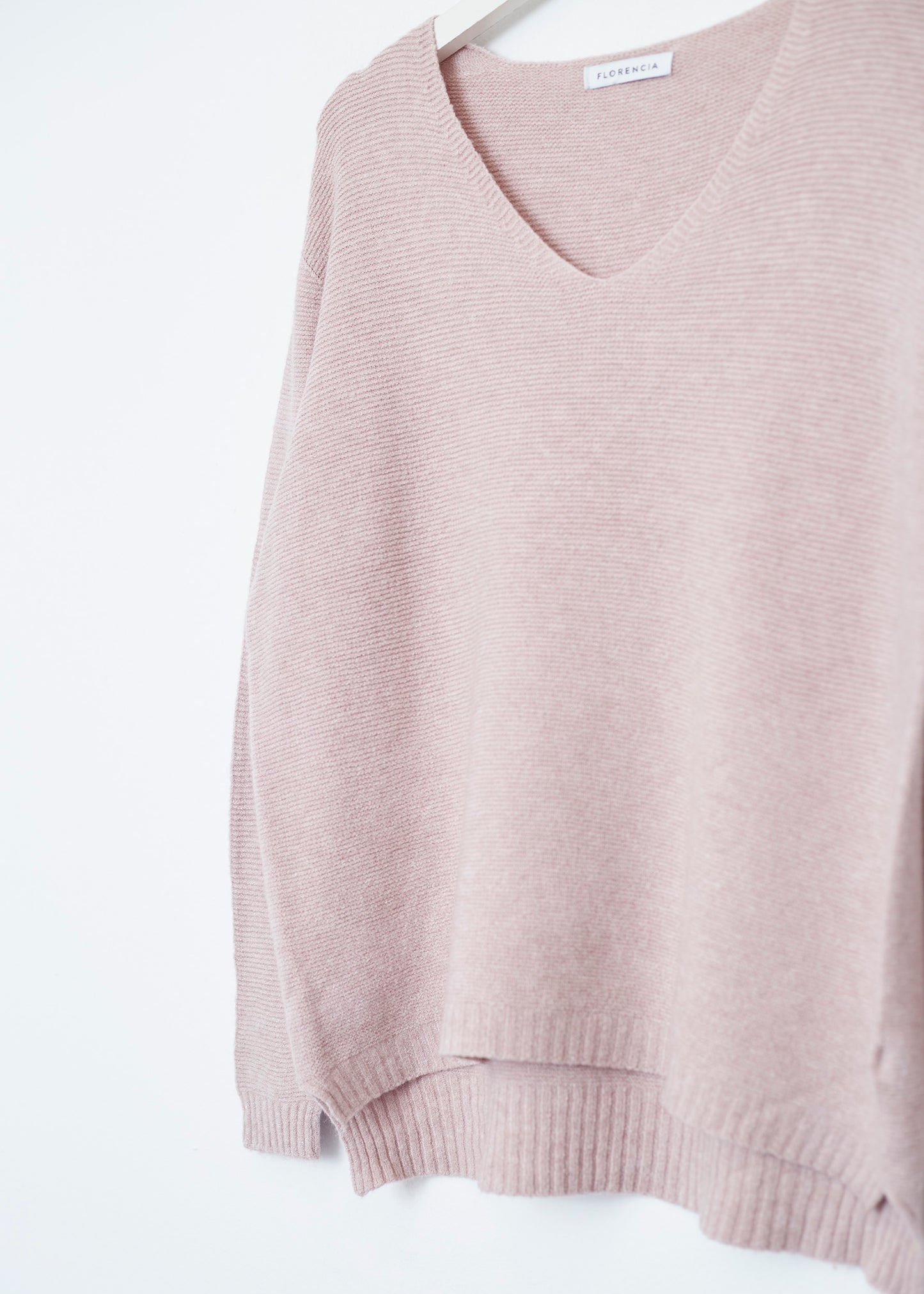 Seamless point-neck sweater
