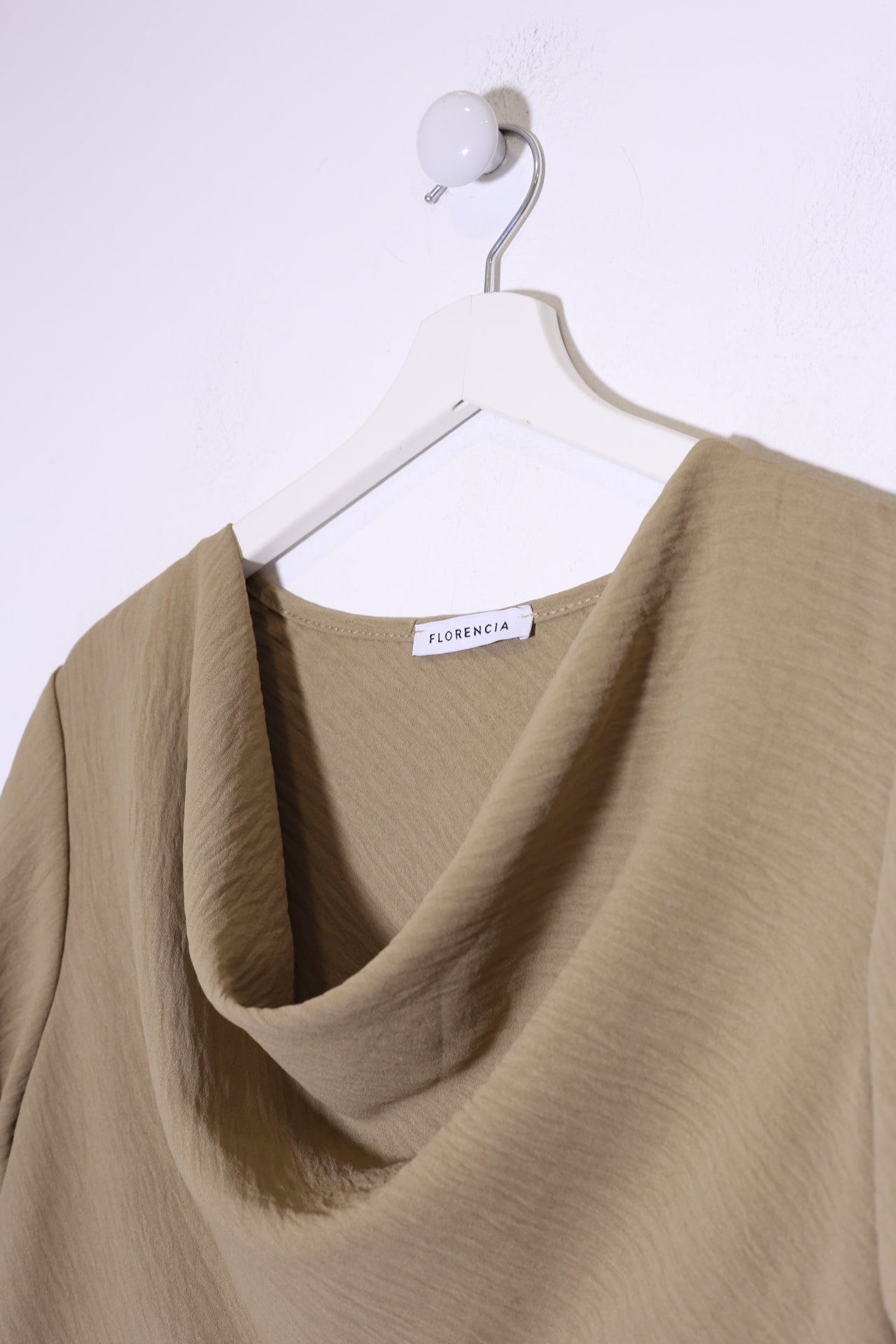 Blusa desbocada fluida