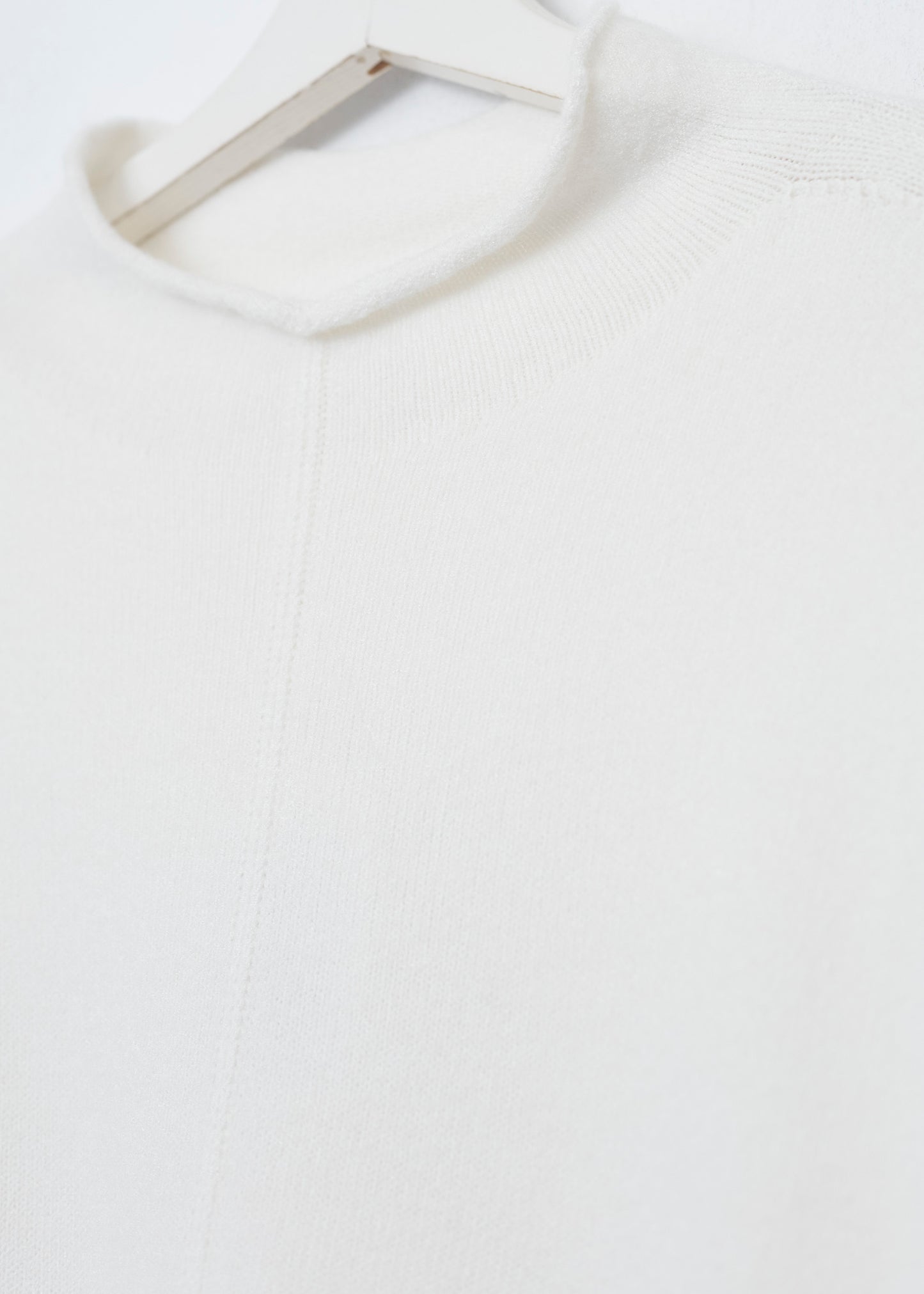 Seamless high neck jersey