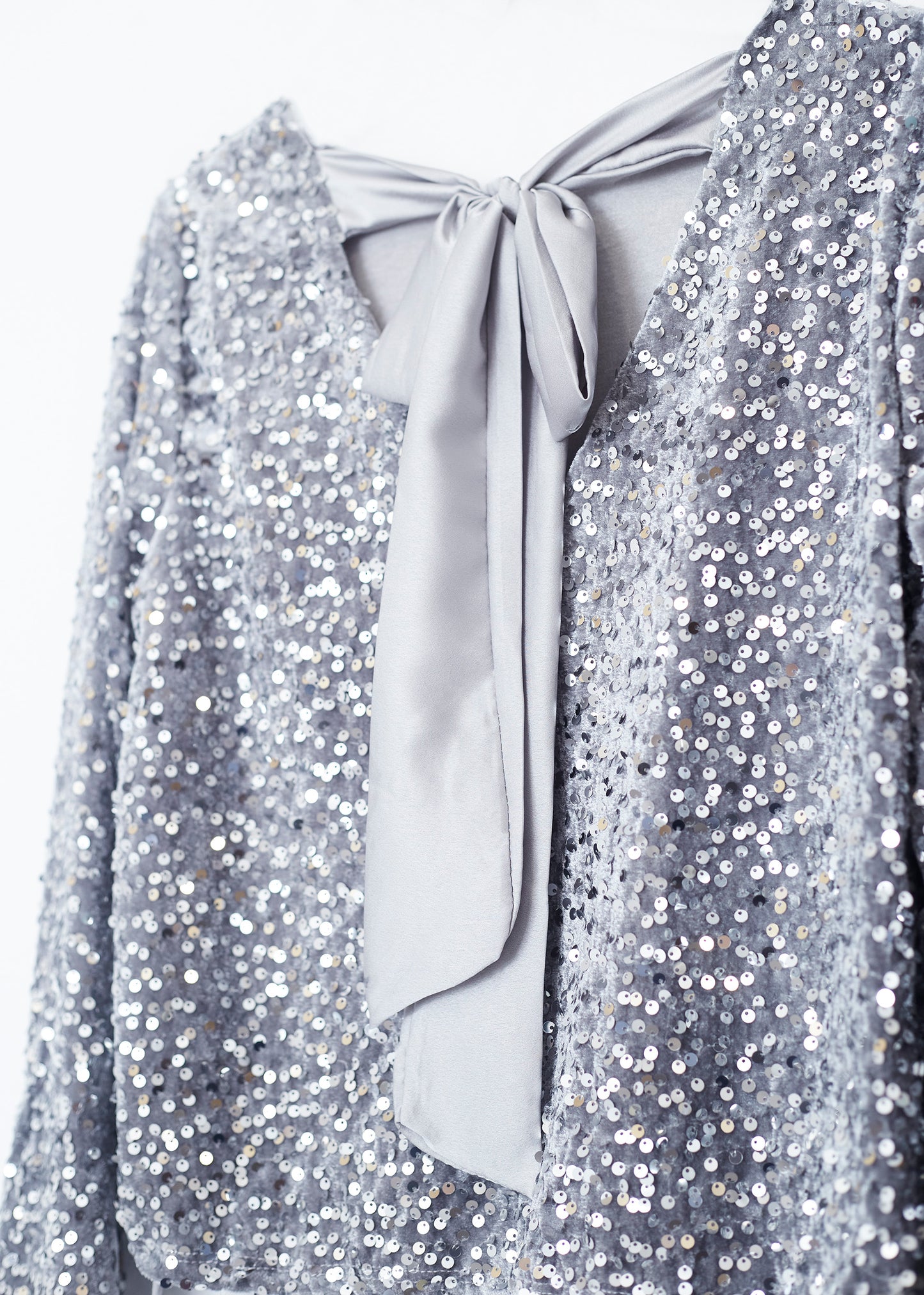 Velvet sequin bow t-shirt