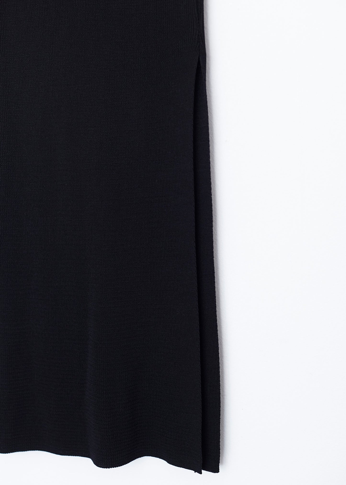 Tricot skirt with opening