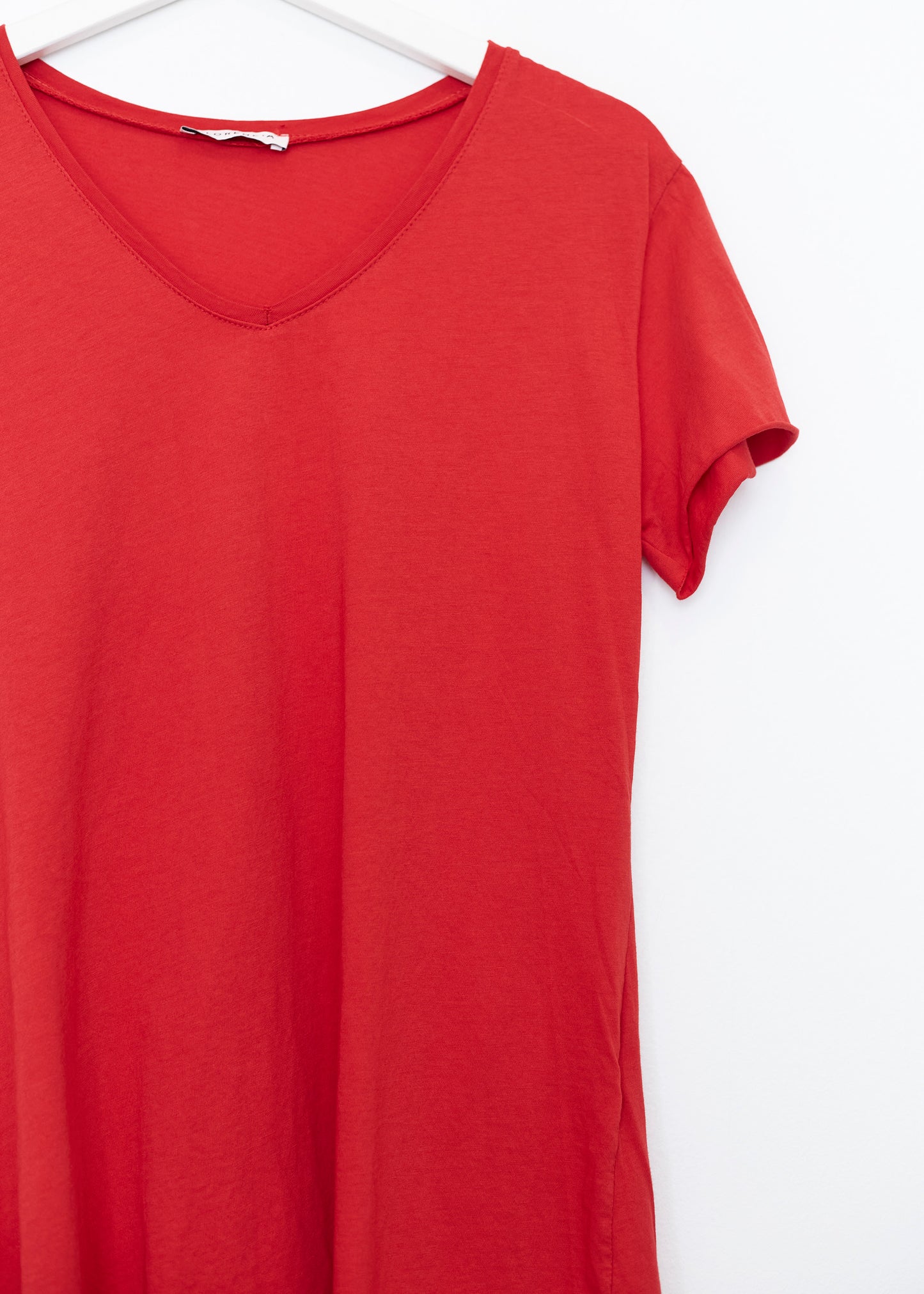 Camiseta algodón cuello punta