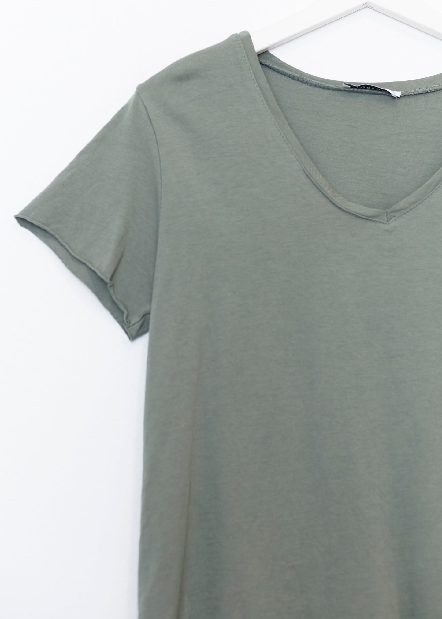 Camiseta algodón cuello punta