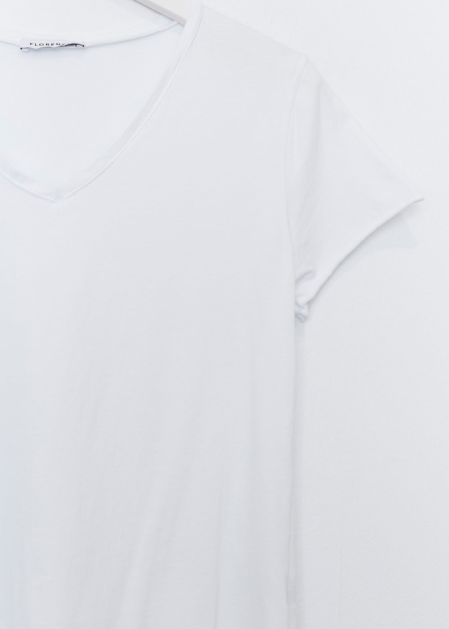Camiseta algodón cuello punta