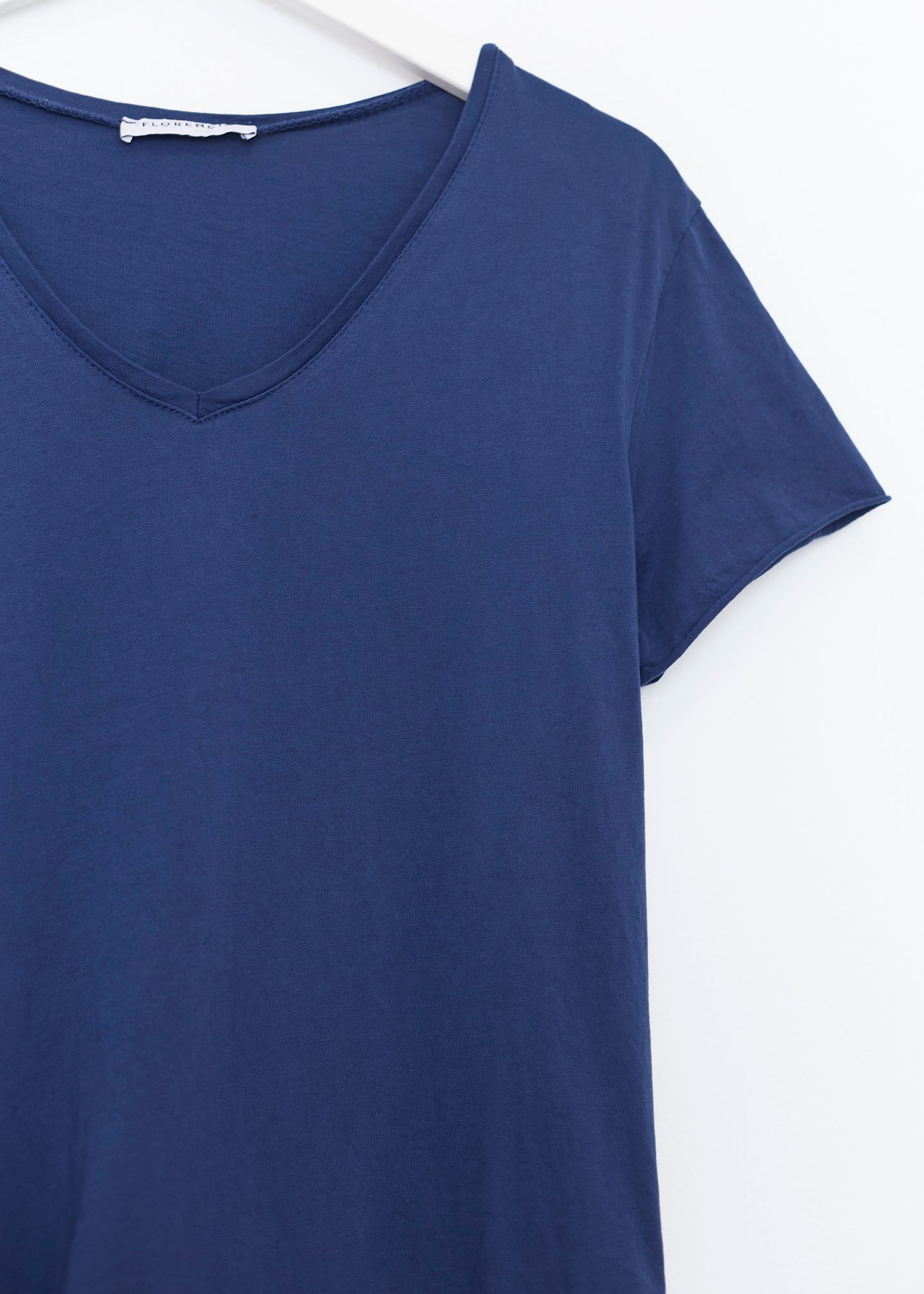Camiseta algodón cuello punta