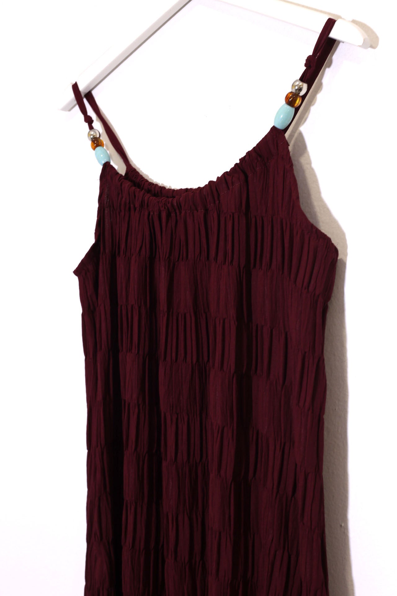 Vestido plisado abalorios