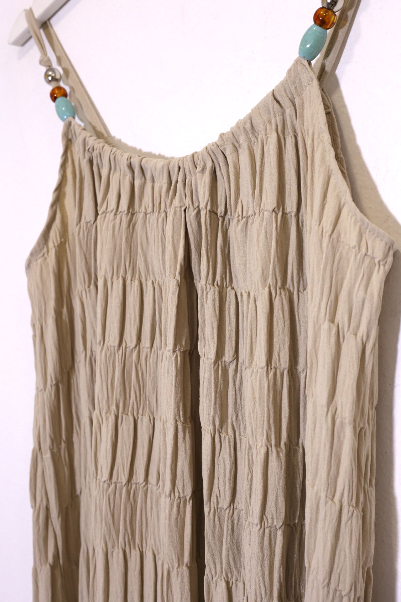 Vestido plisado abalorios