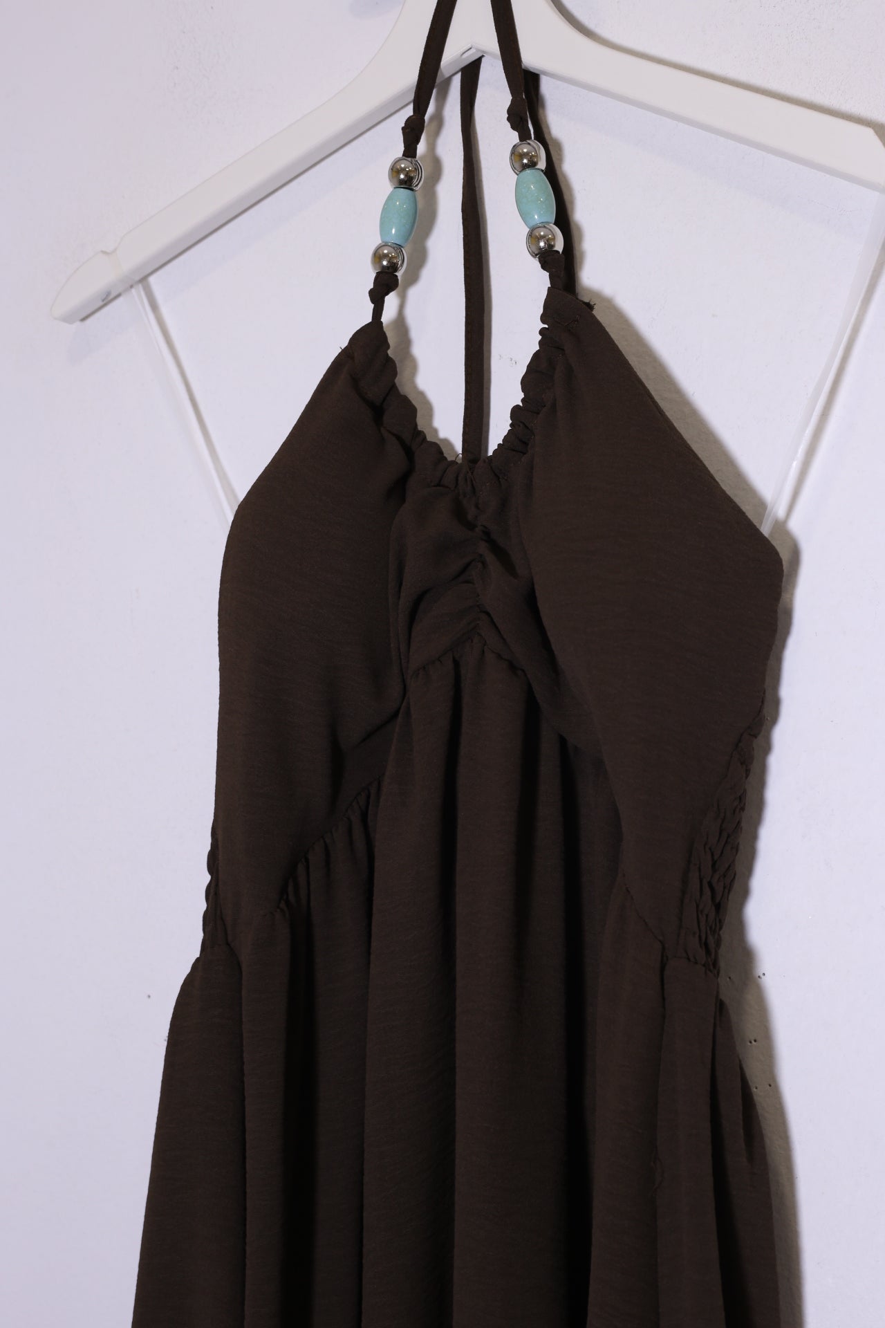 Vestido abalorios fluido corto