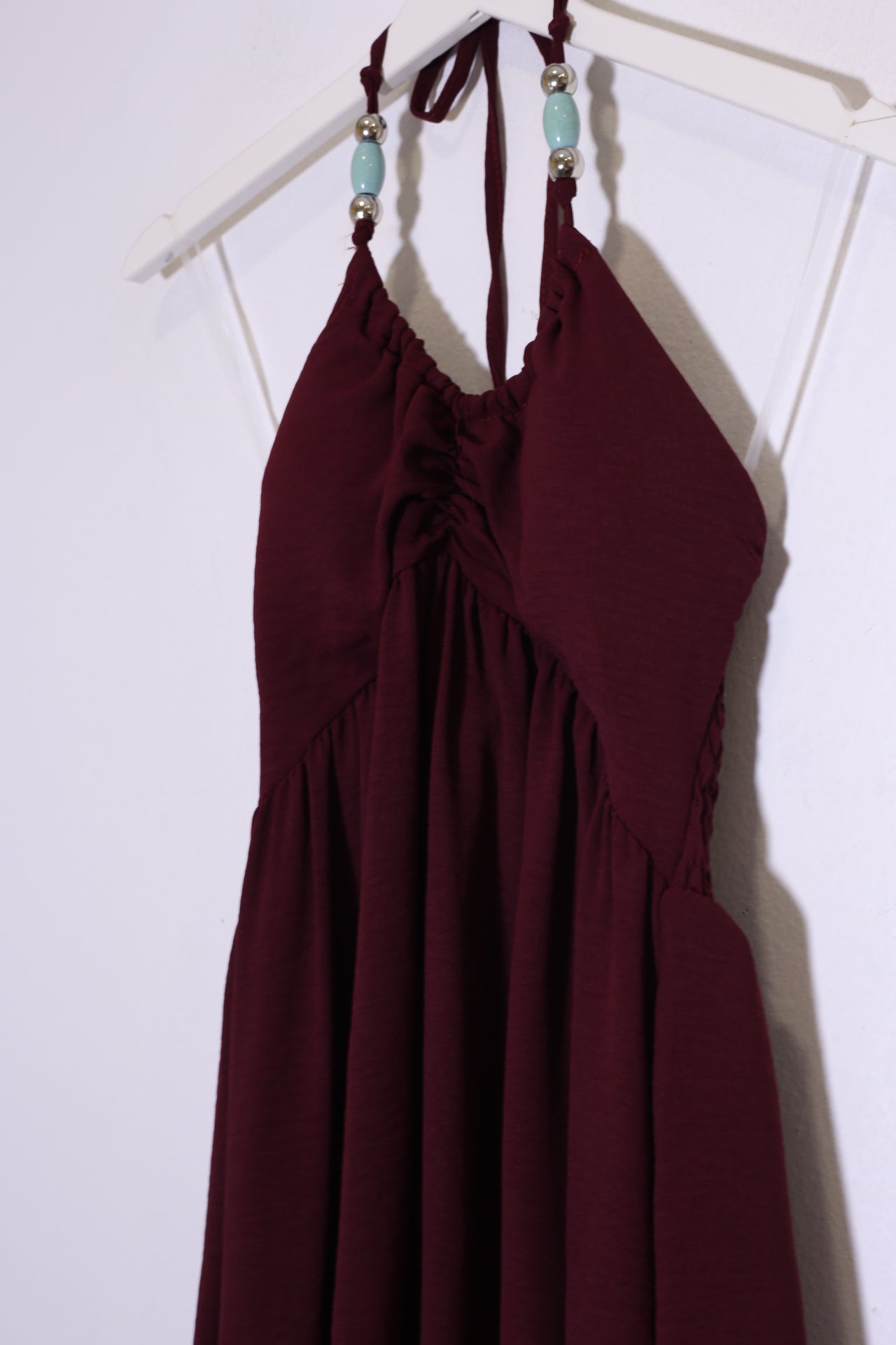 Vestido abalorios fluido corto