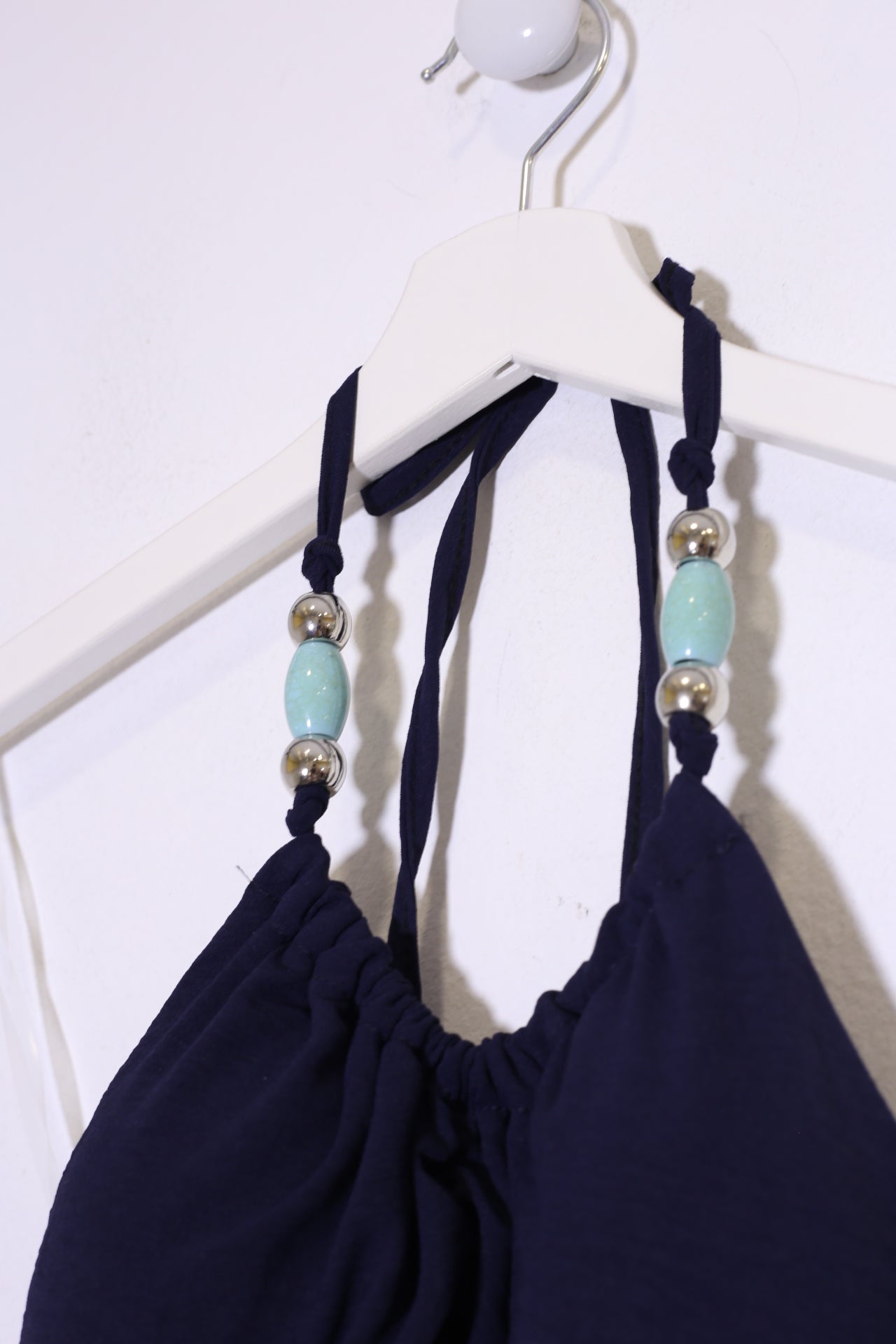 Vestido abalorios fluido corto