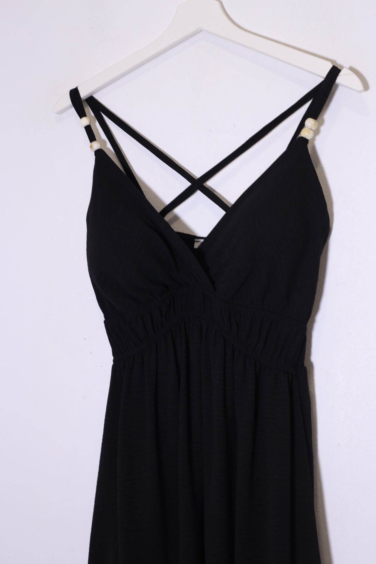 Vestido abalorios fluido corto