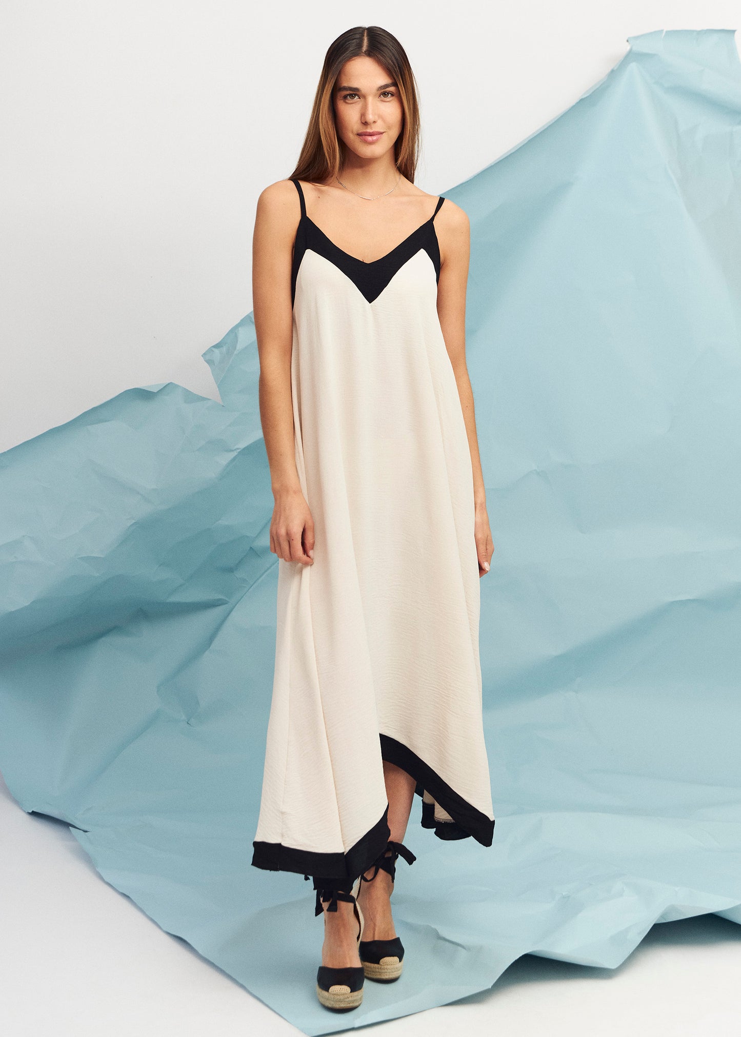Vestido largo contraste