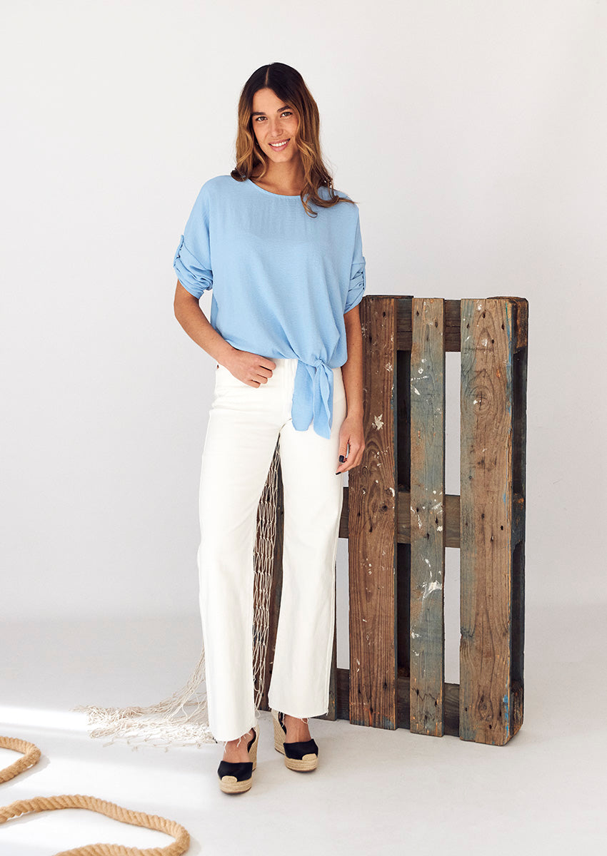 Flowy knotted blouse