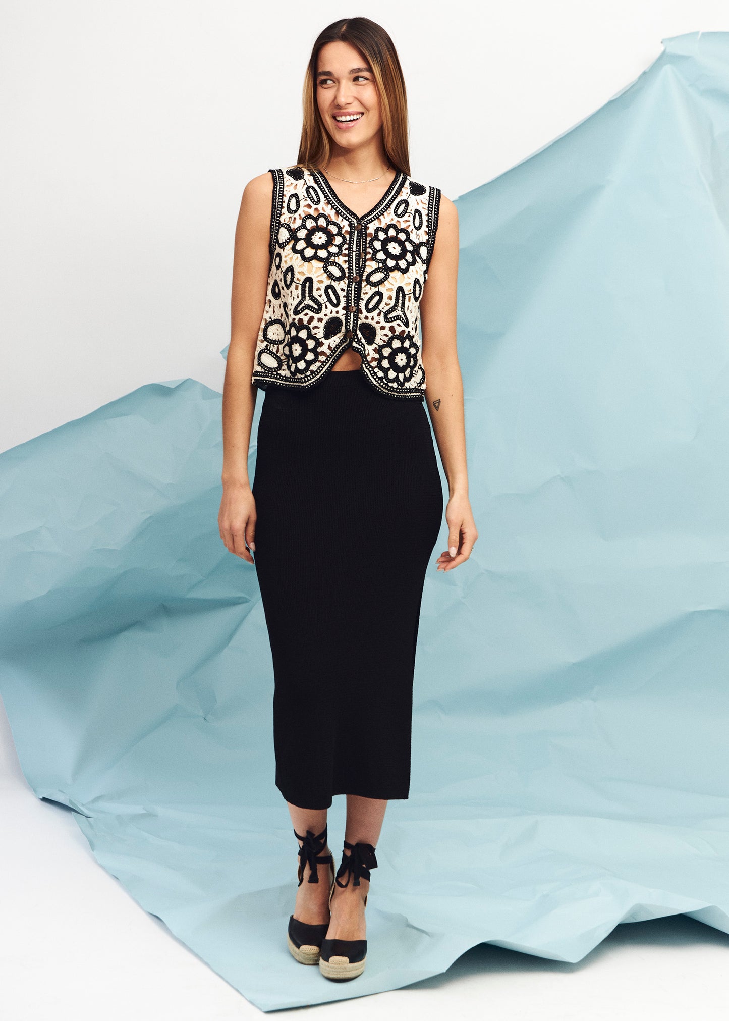 Tricot skirt with opening