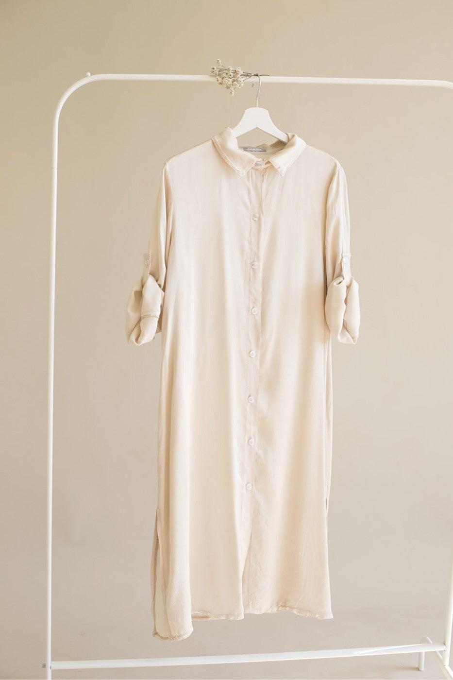 Vestido camisero satinado